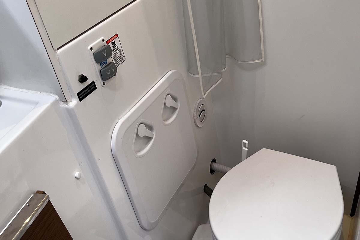 Lagoon 40 - 4 + 2 cab, picture 22