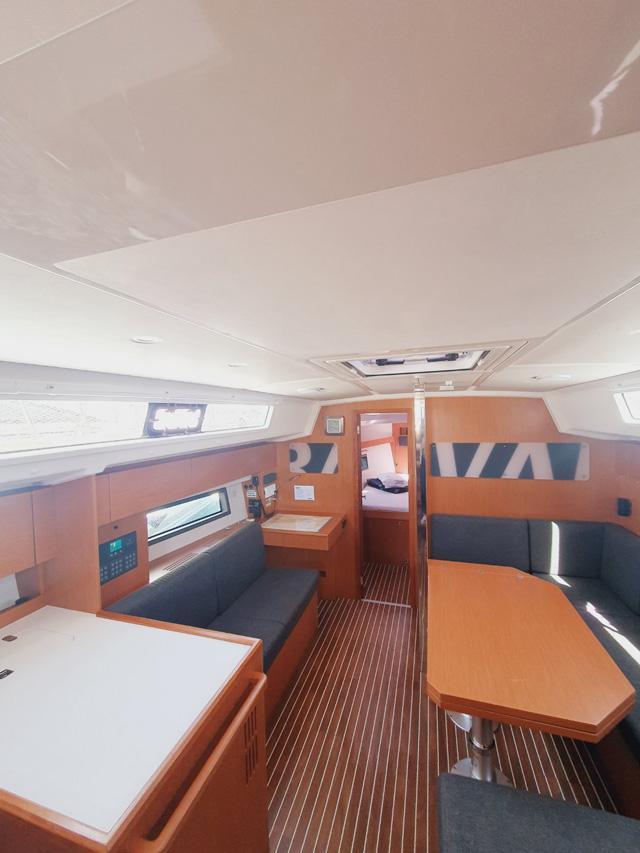 Bavaria C42, picture 6