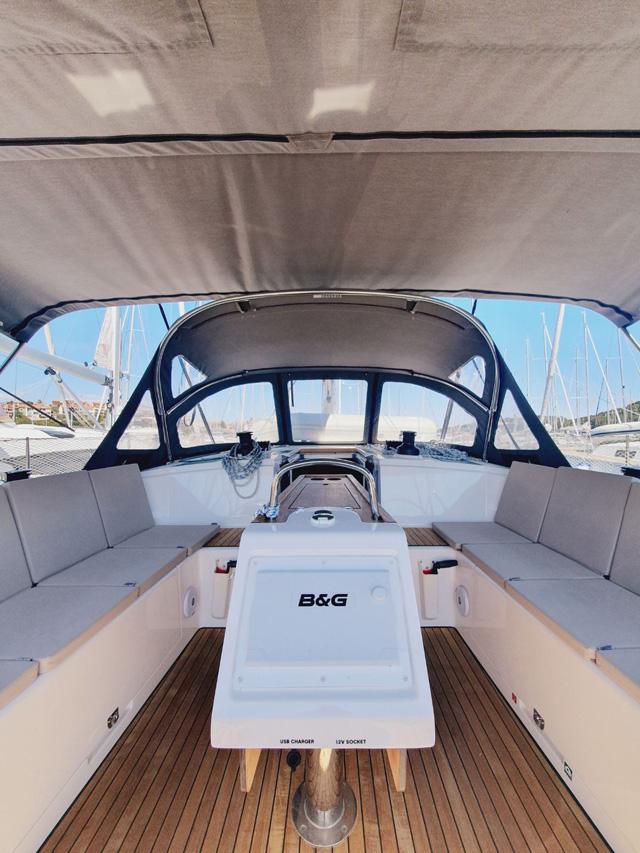 Bavaria C42, picture 4