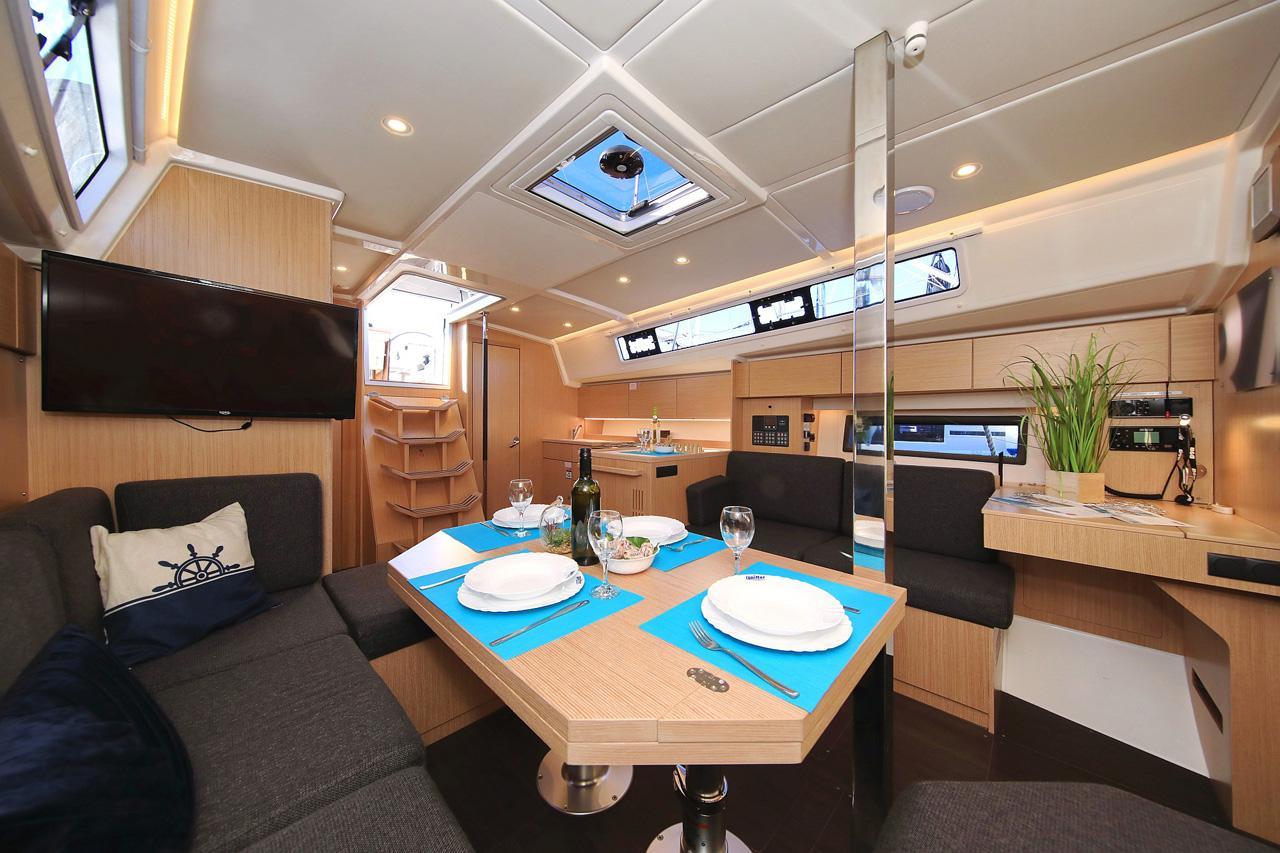 Bavaria C42 Style, picture 18