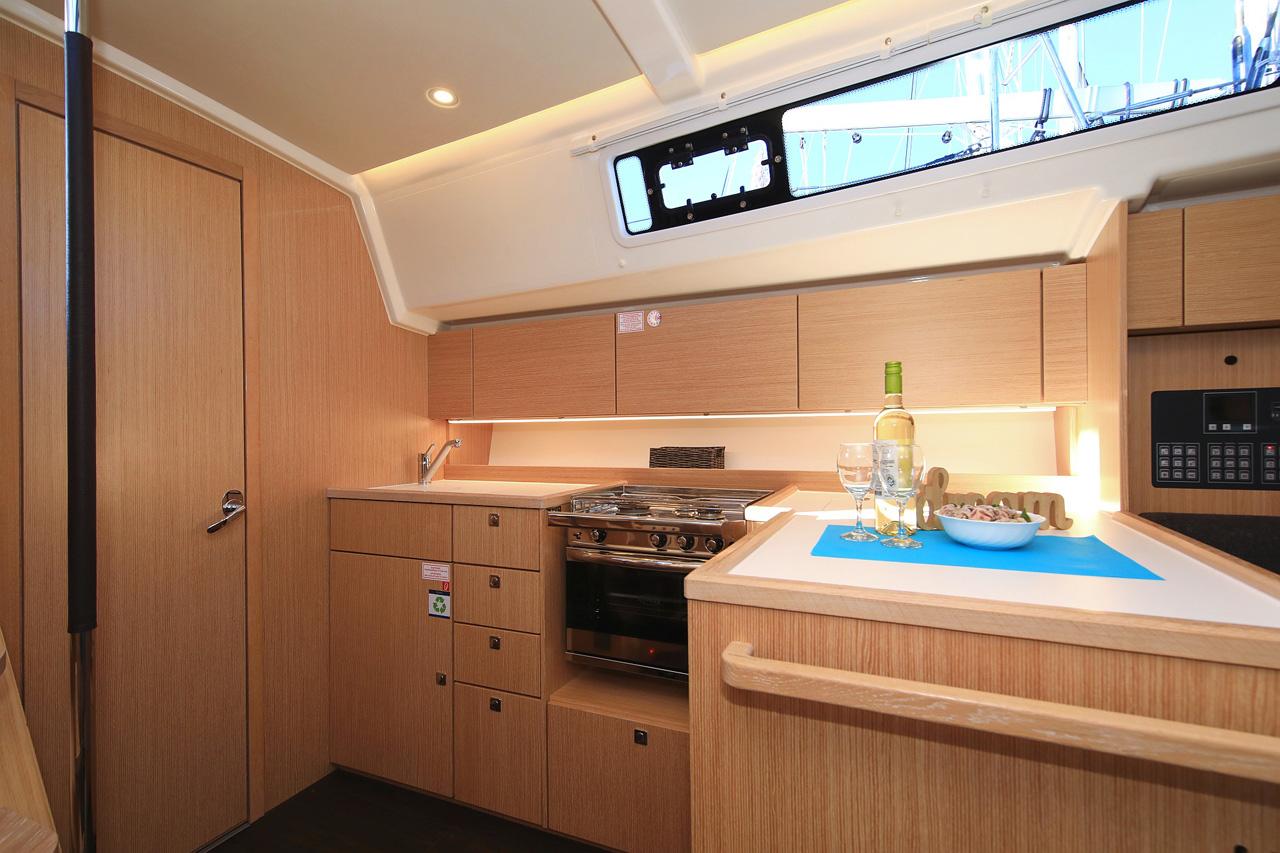 Bavaria C42 Style, picture 16