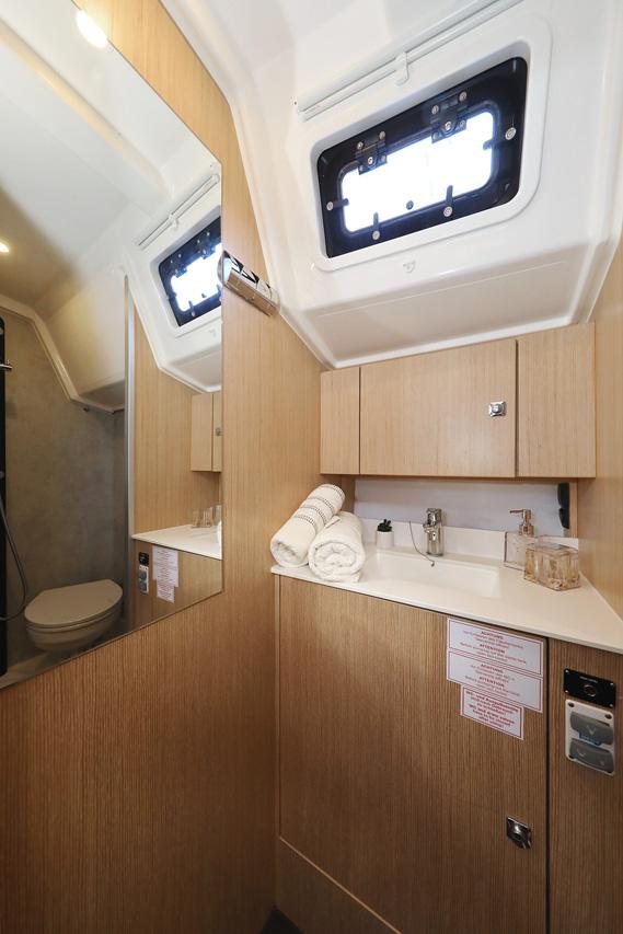 Bavaria C42 Style, picture 27