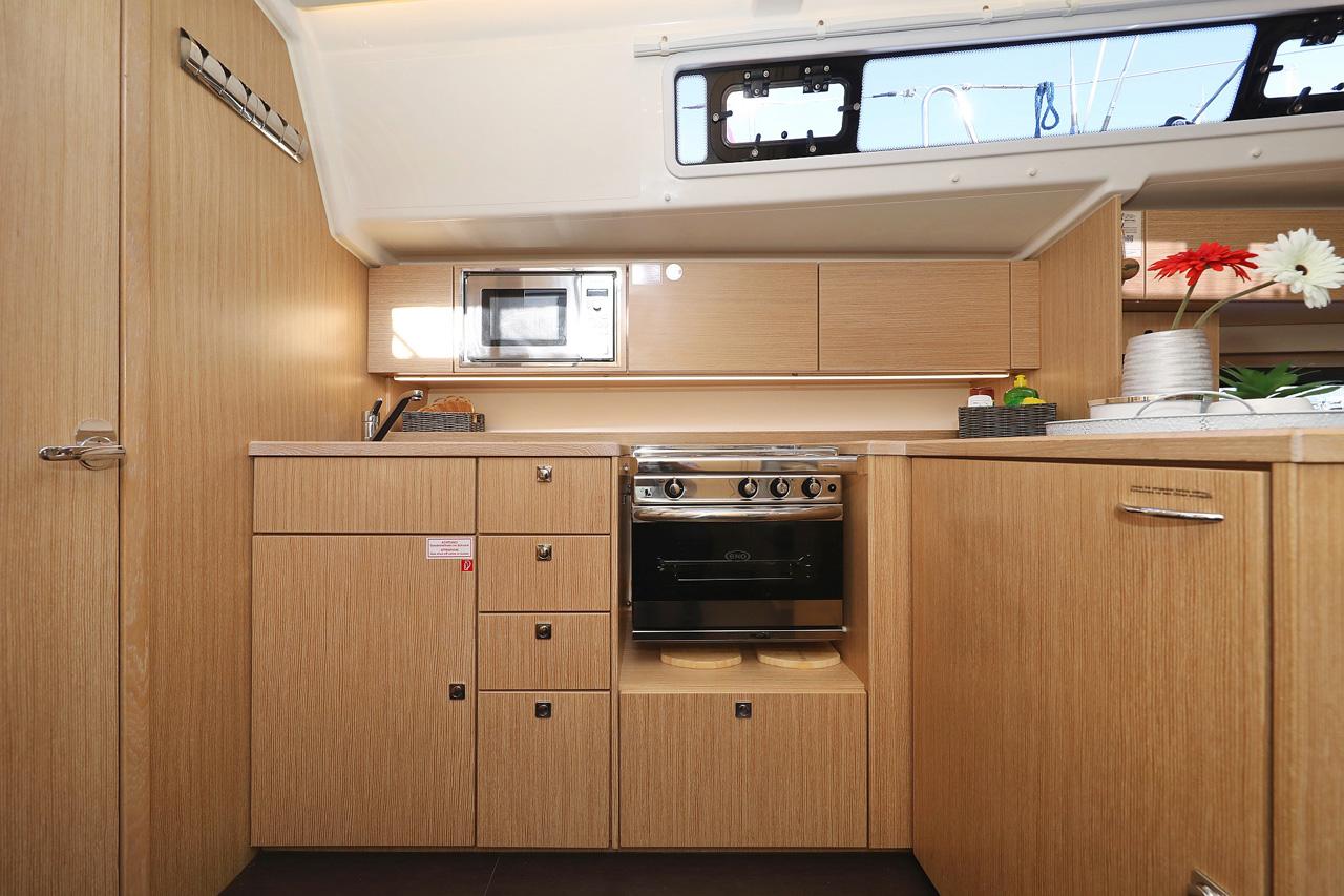 Bavaria C42 Style, picture 17