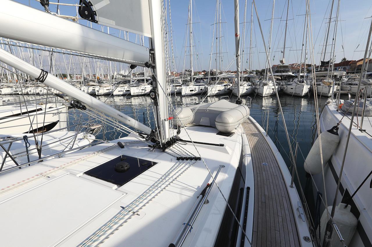 Bavaria C42 Style, picture 3