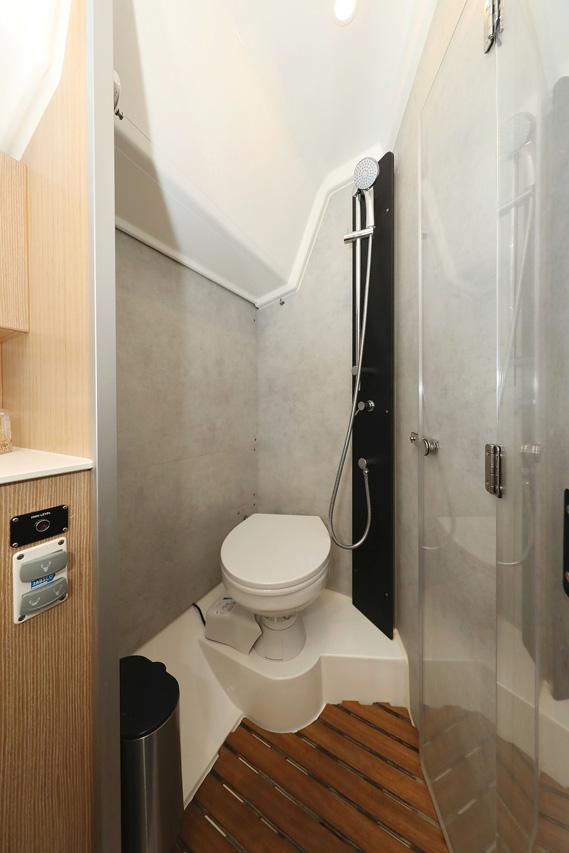 Bavaria C42 Style, picture 28