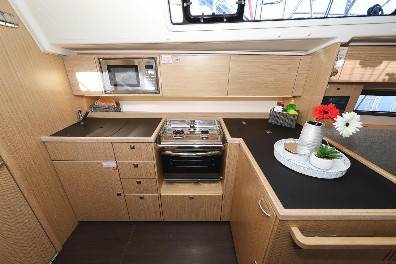 Bavaria C42 Style, picture 16