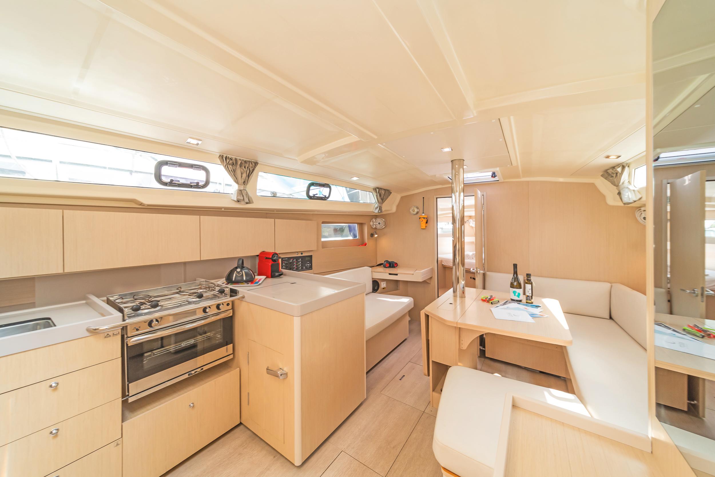 Oceanis 41.1, picture 9