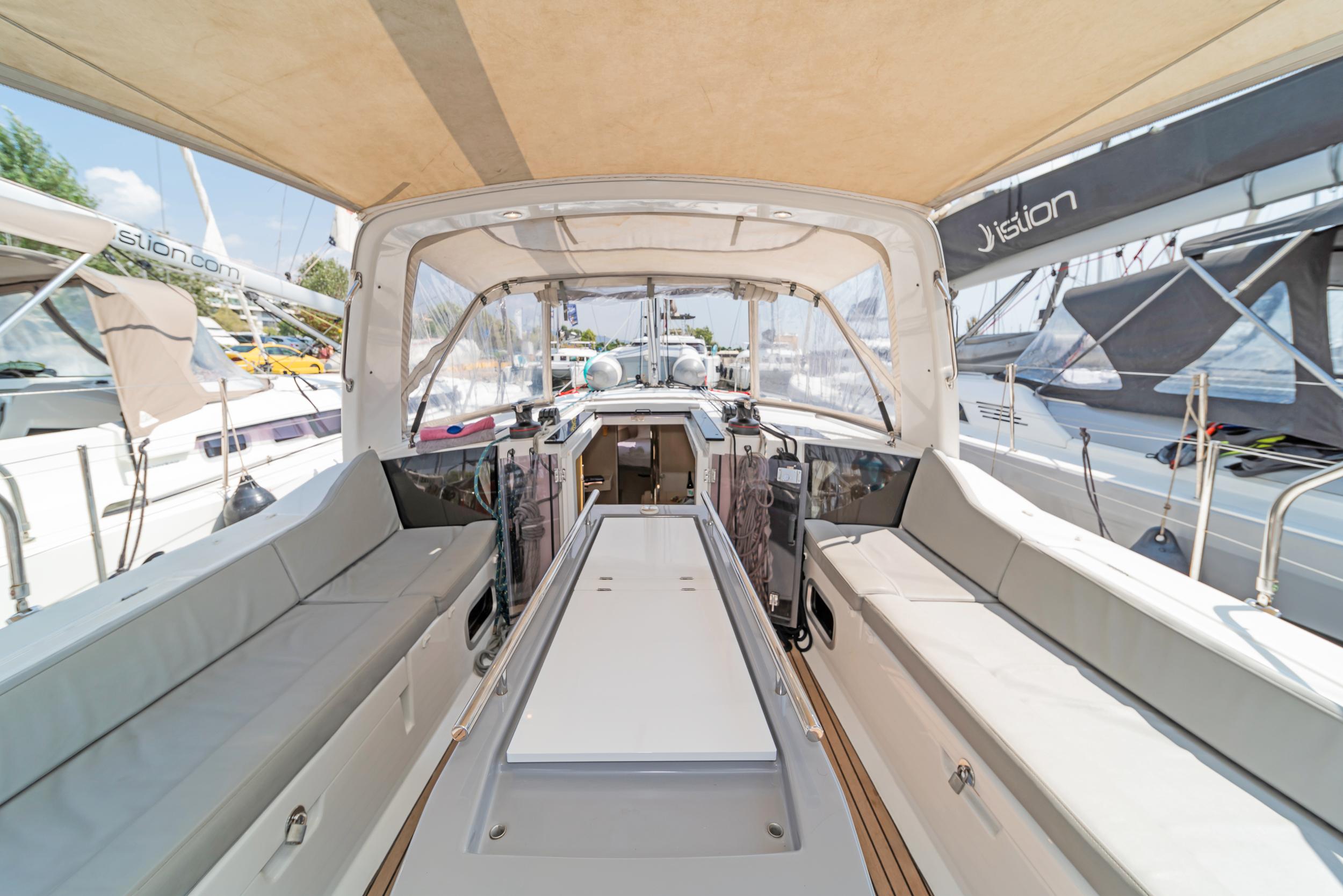 Oceanis 41.1, picture 13