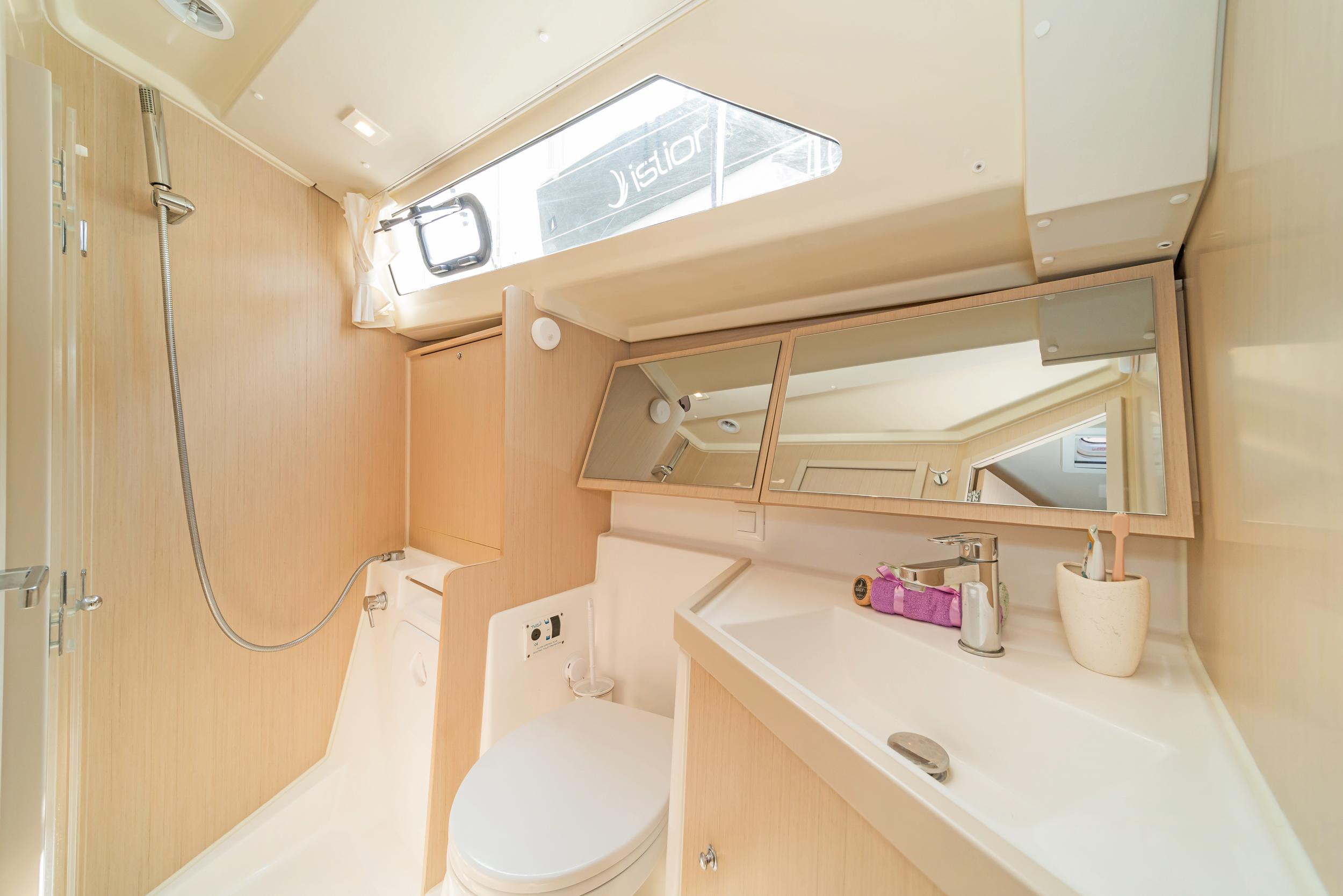 Oceanis 41.1, picture 7