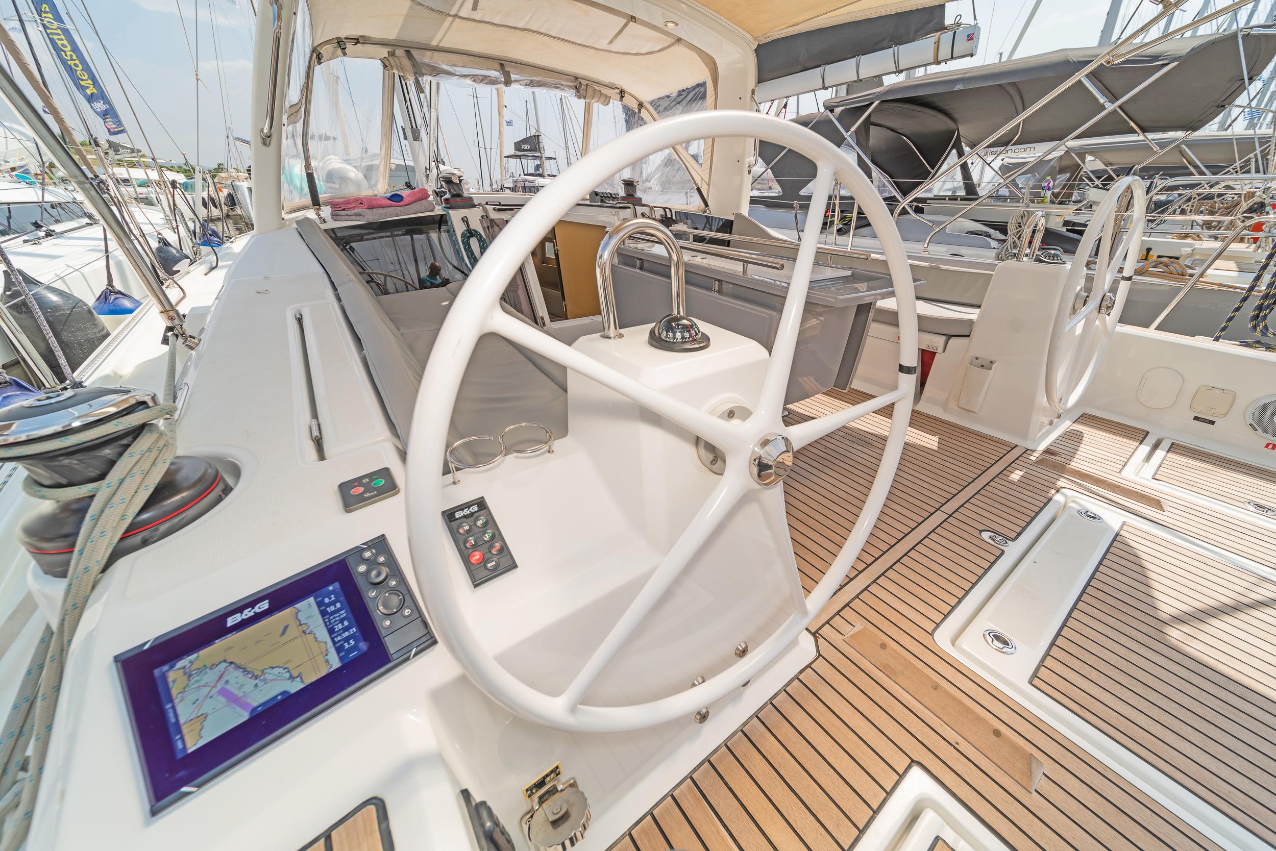 Oceanis 41.1, picture 12