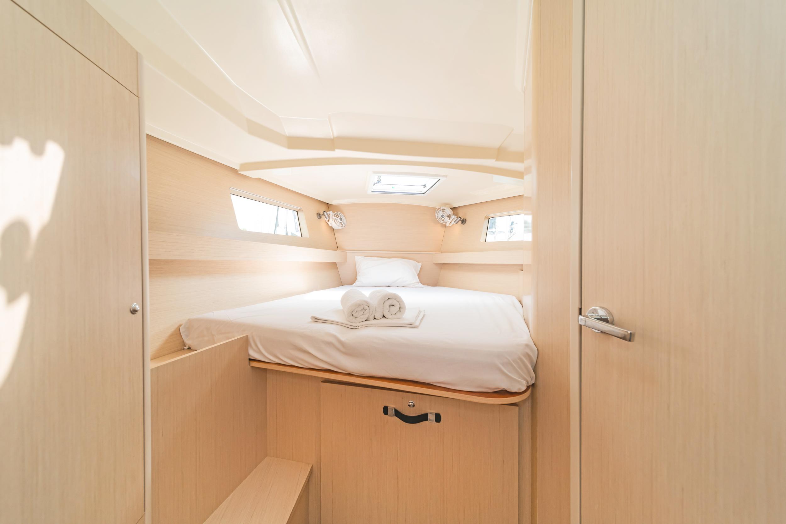 Oceanis 41.1, picture 5