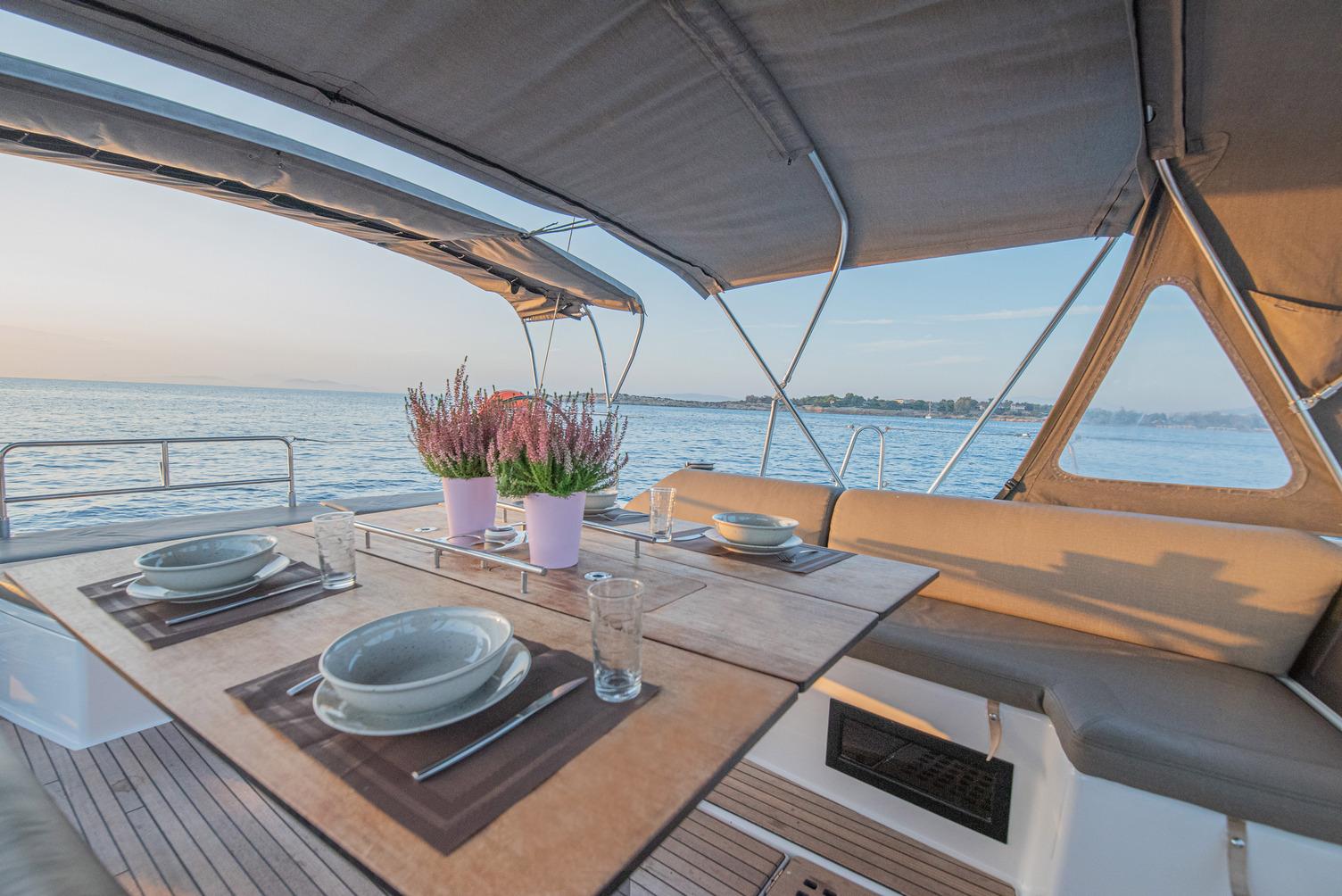 Dufour 530 - 5 + 1 cab., picture 5