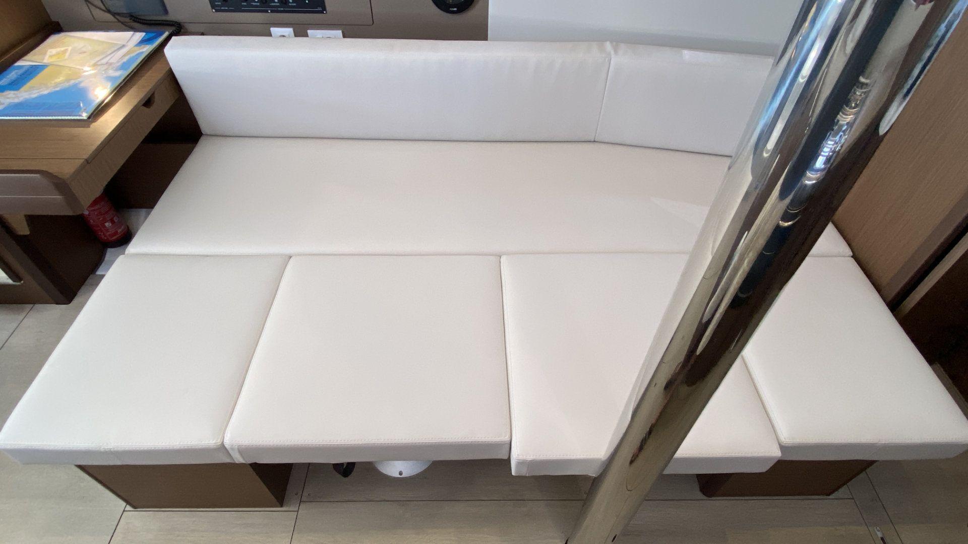 Oceanis 38.1, picture 10