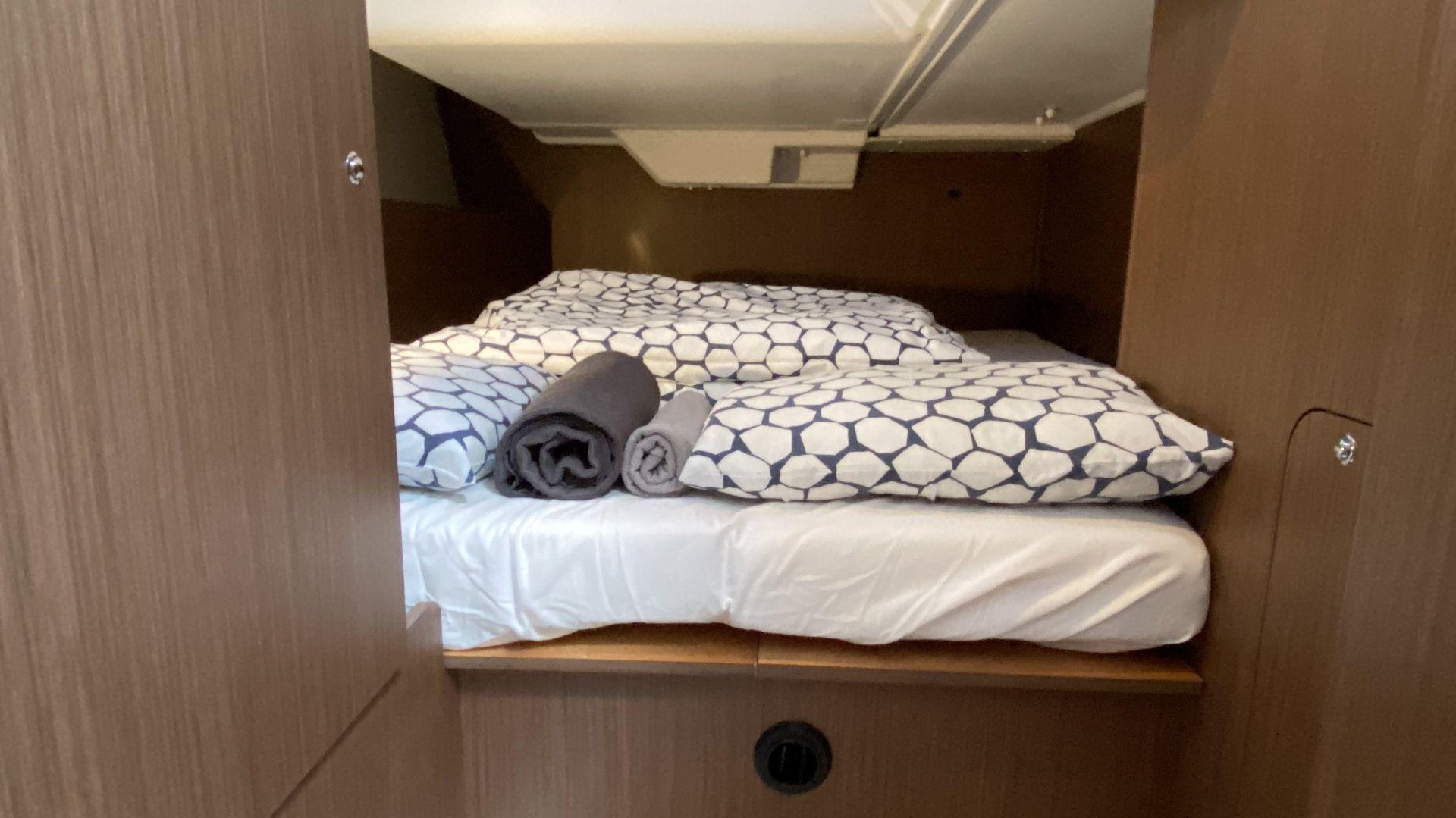 Oceanis 38.1, picture 12