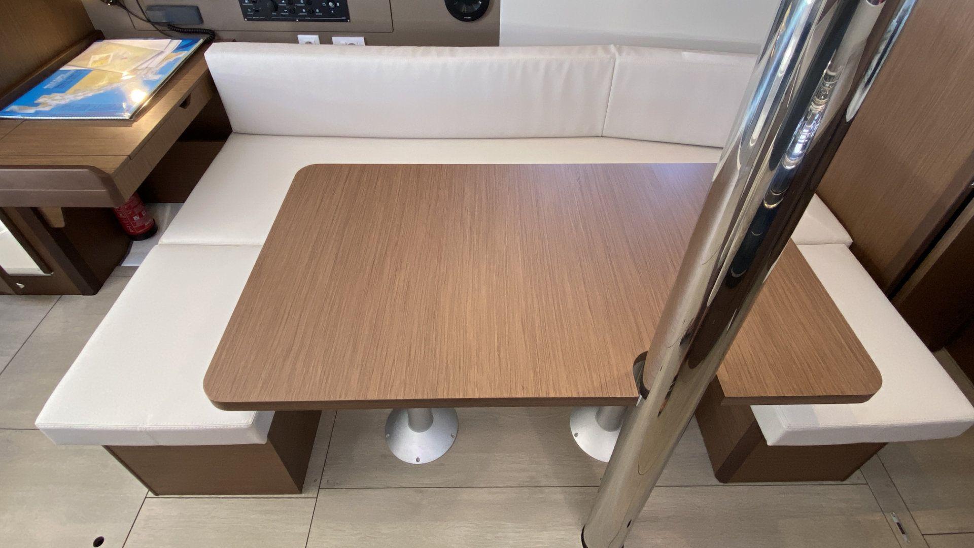 Oceanis 38.1, picture 9