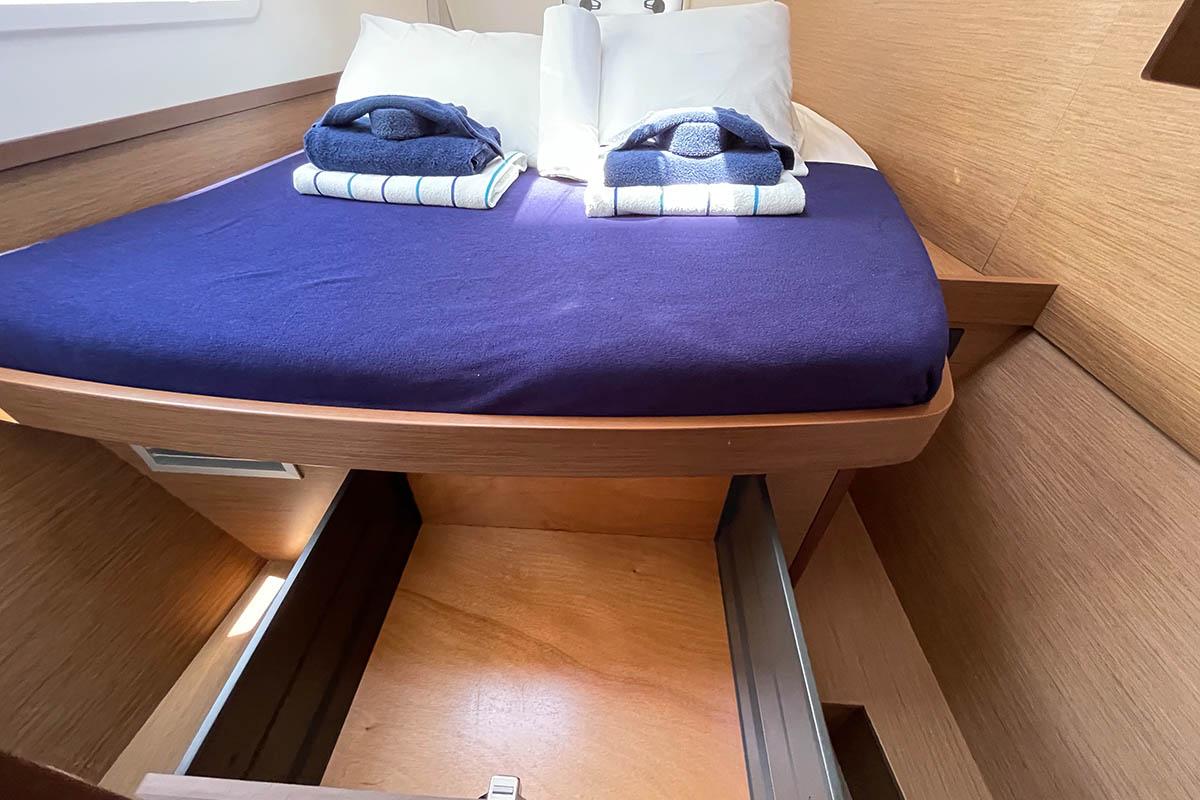 Lagoon 42 - 4 + 2 cab., picture 32