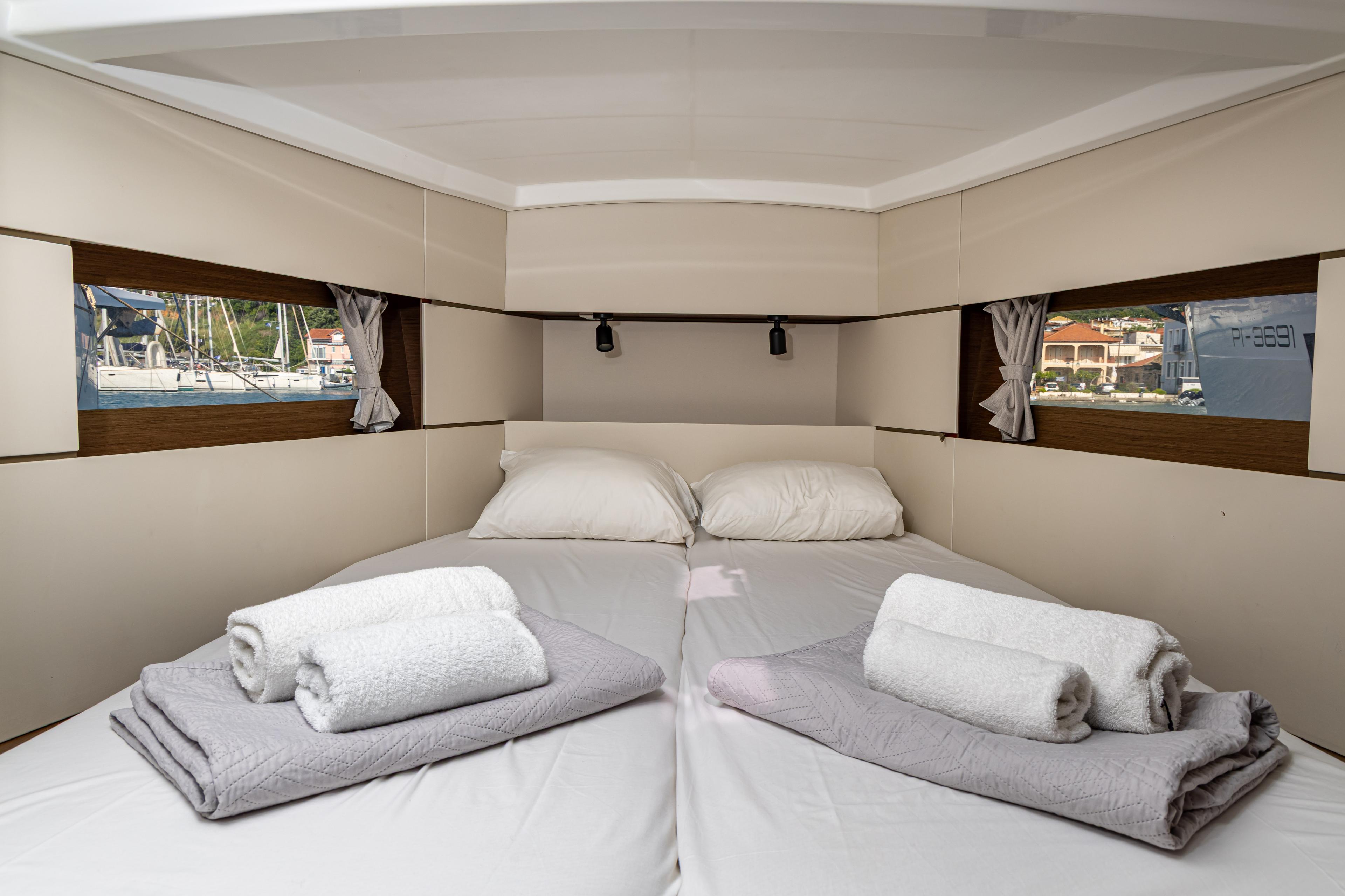 Oceanis 38.1, picture 11