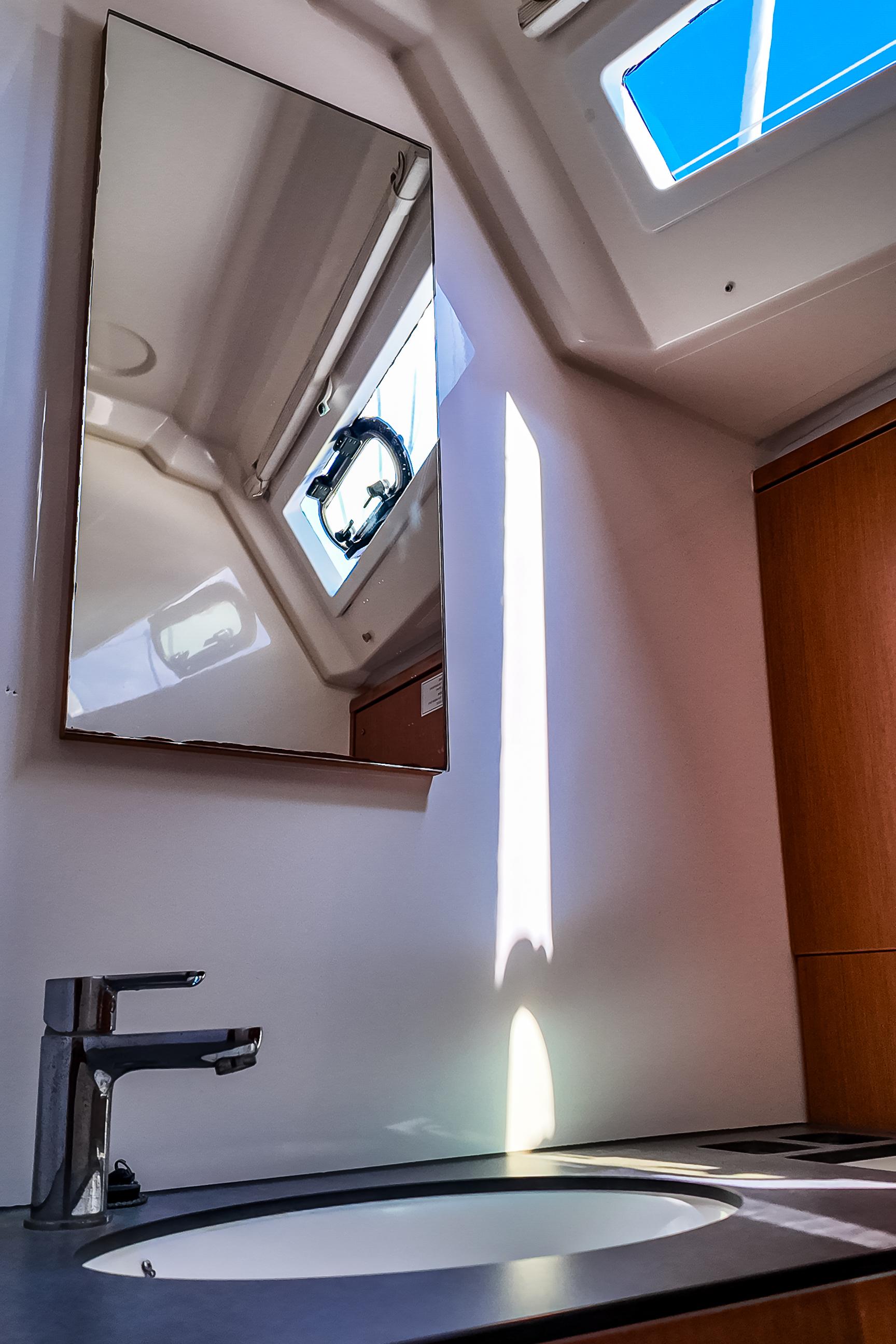 Oceanis 38.1, picture 16