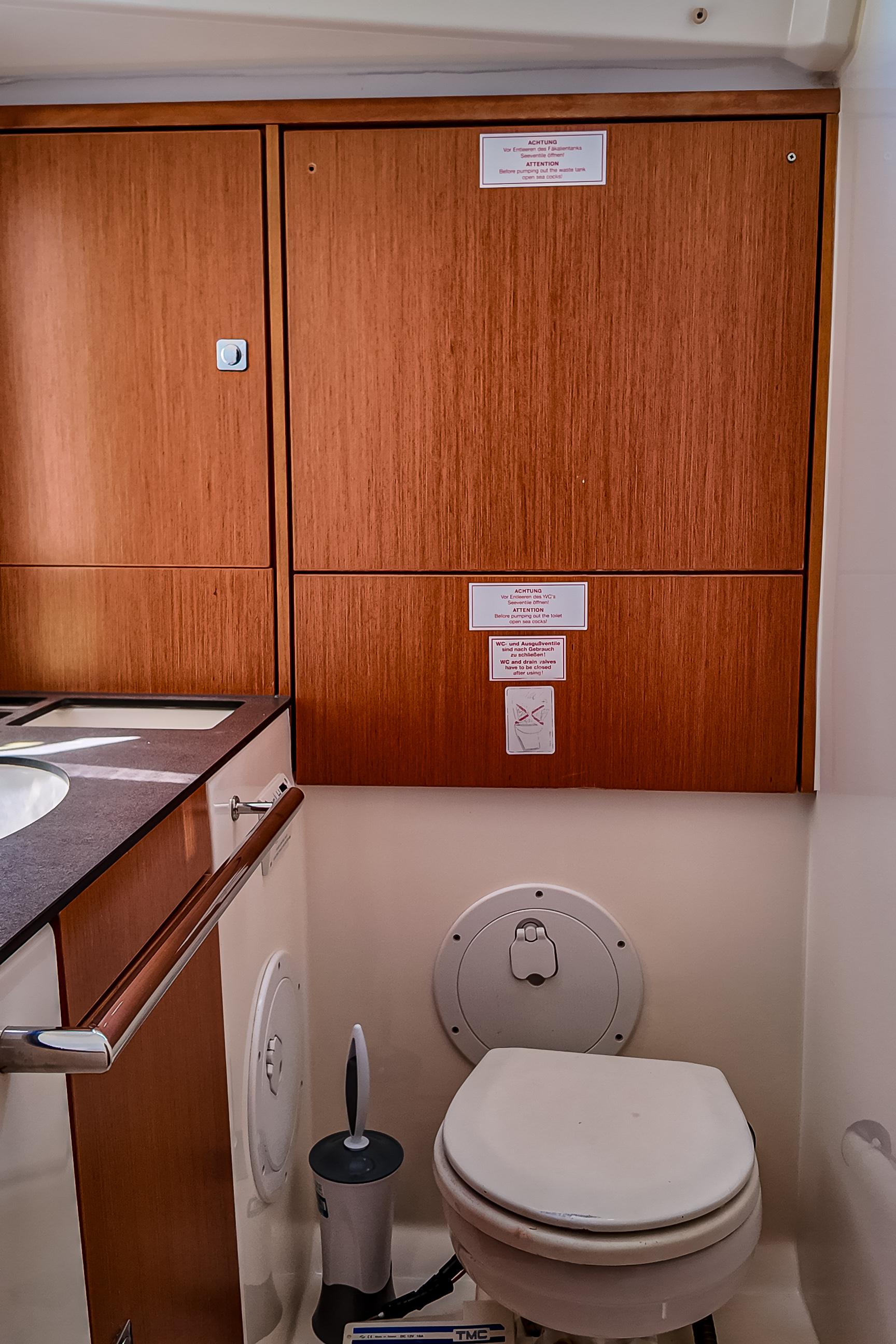 Oceanis 38.1, picture 15