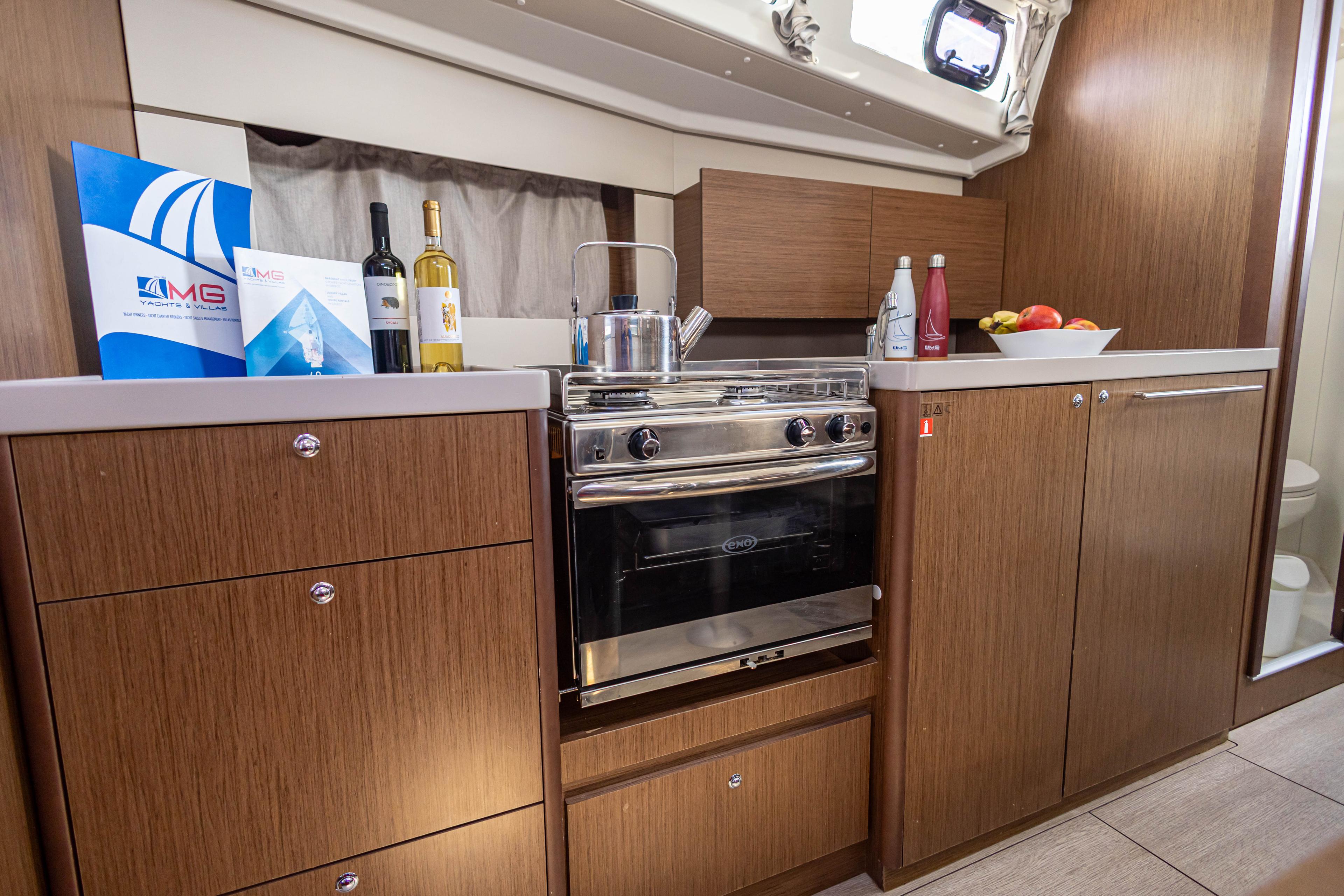 Oceanis 38.1, picture 9