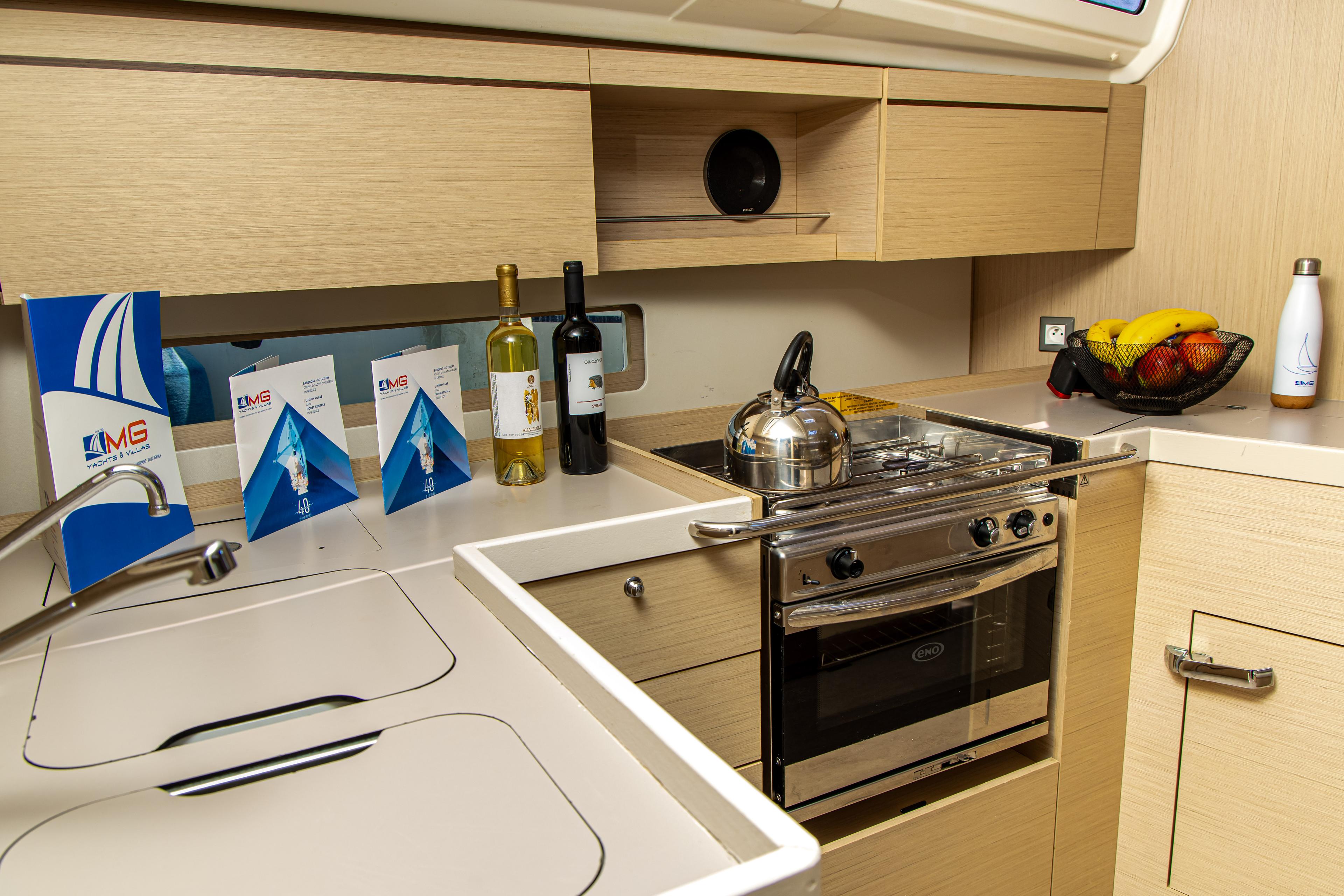 Oceanis 40.1, picture 9