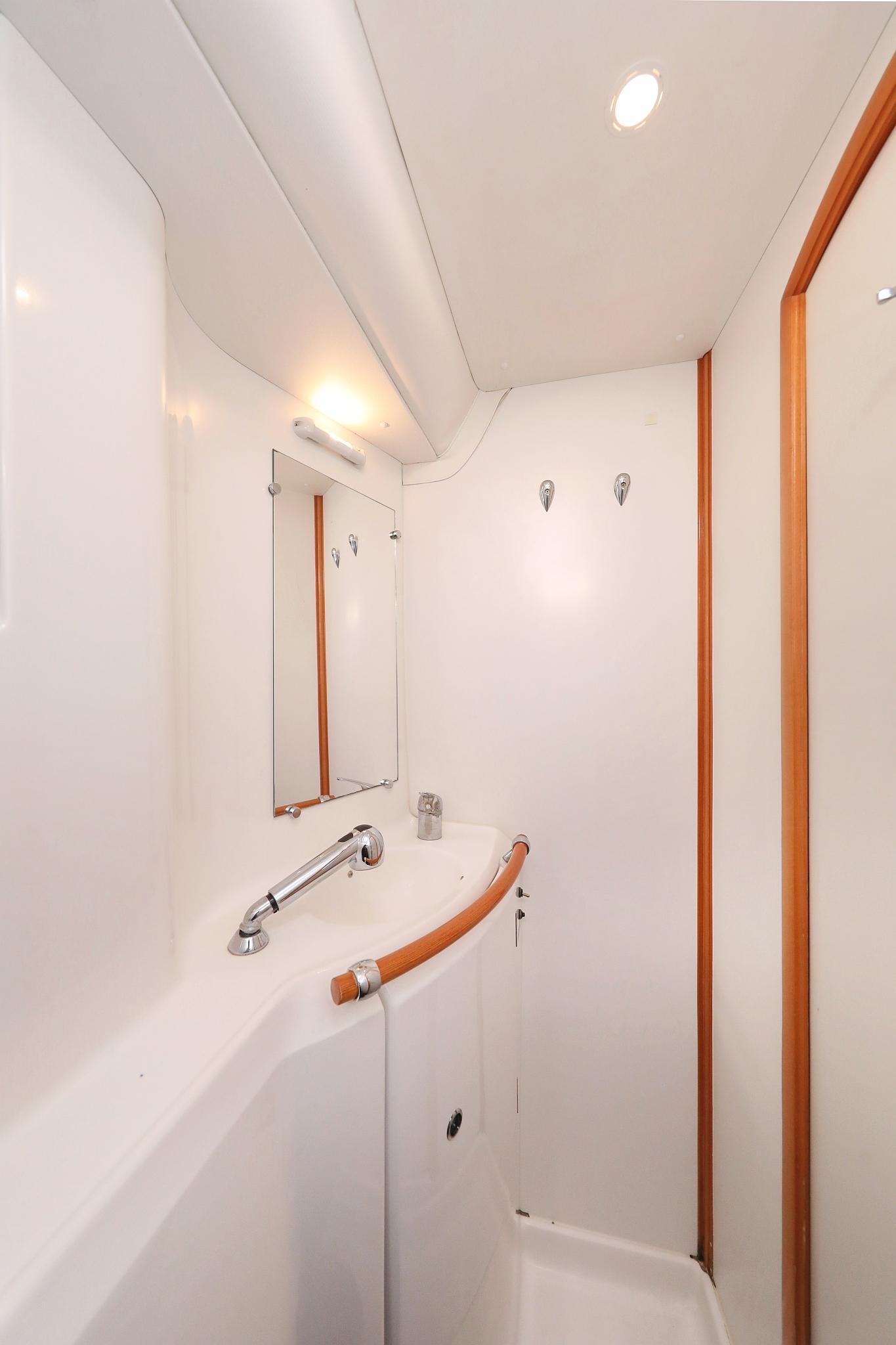 Lagoon 380 S2 - 4 + 2 cab. - Love Song, picture 36