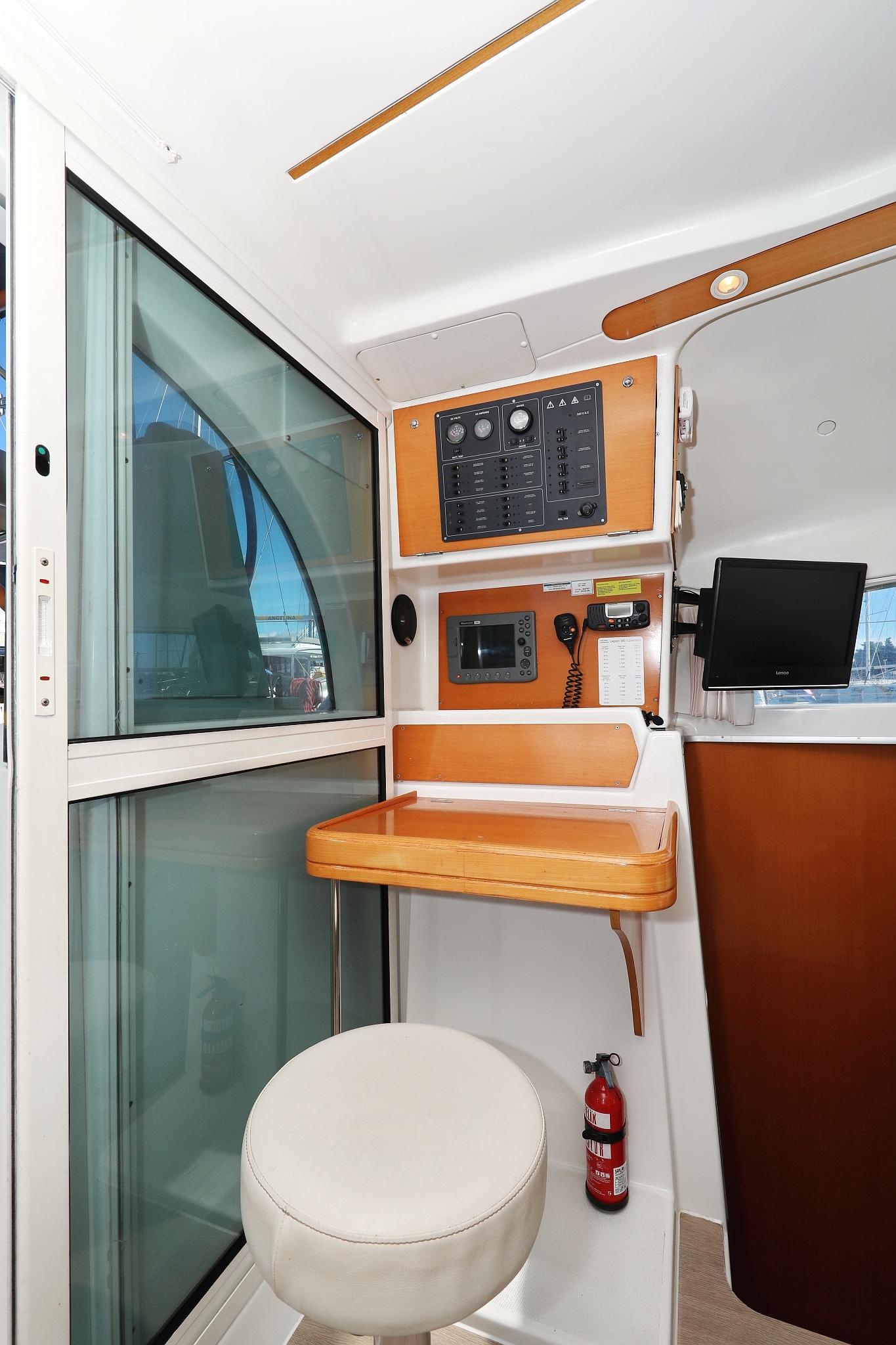 Lagoon 380 S2 - 4 + 2 cab. - Love Song, picture 45