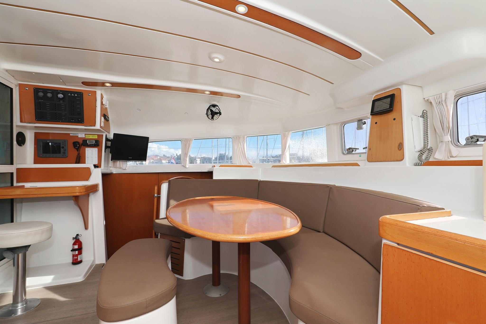 Lagoon 380 S2 - 4 + 2 cab. - Love Song, picture 16