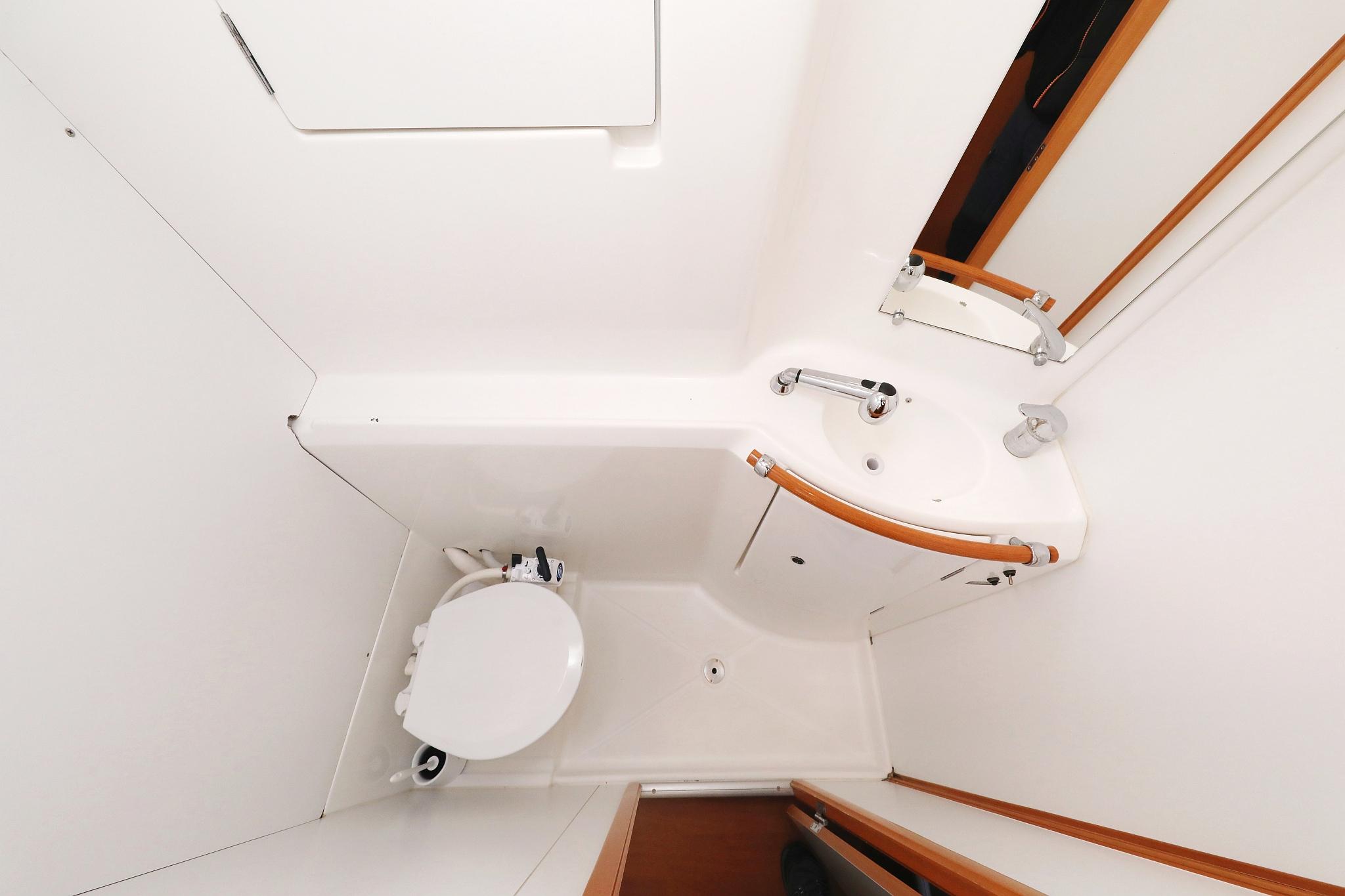 Lagoon 380 S2 - 4 + 2 cab. - Love Song, picture 38