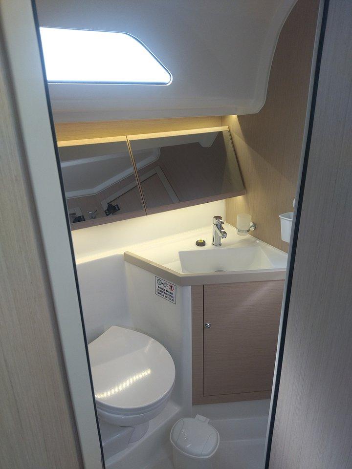 Oceanis 40.1, picture 9