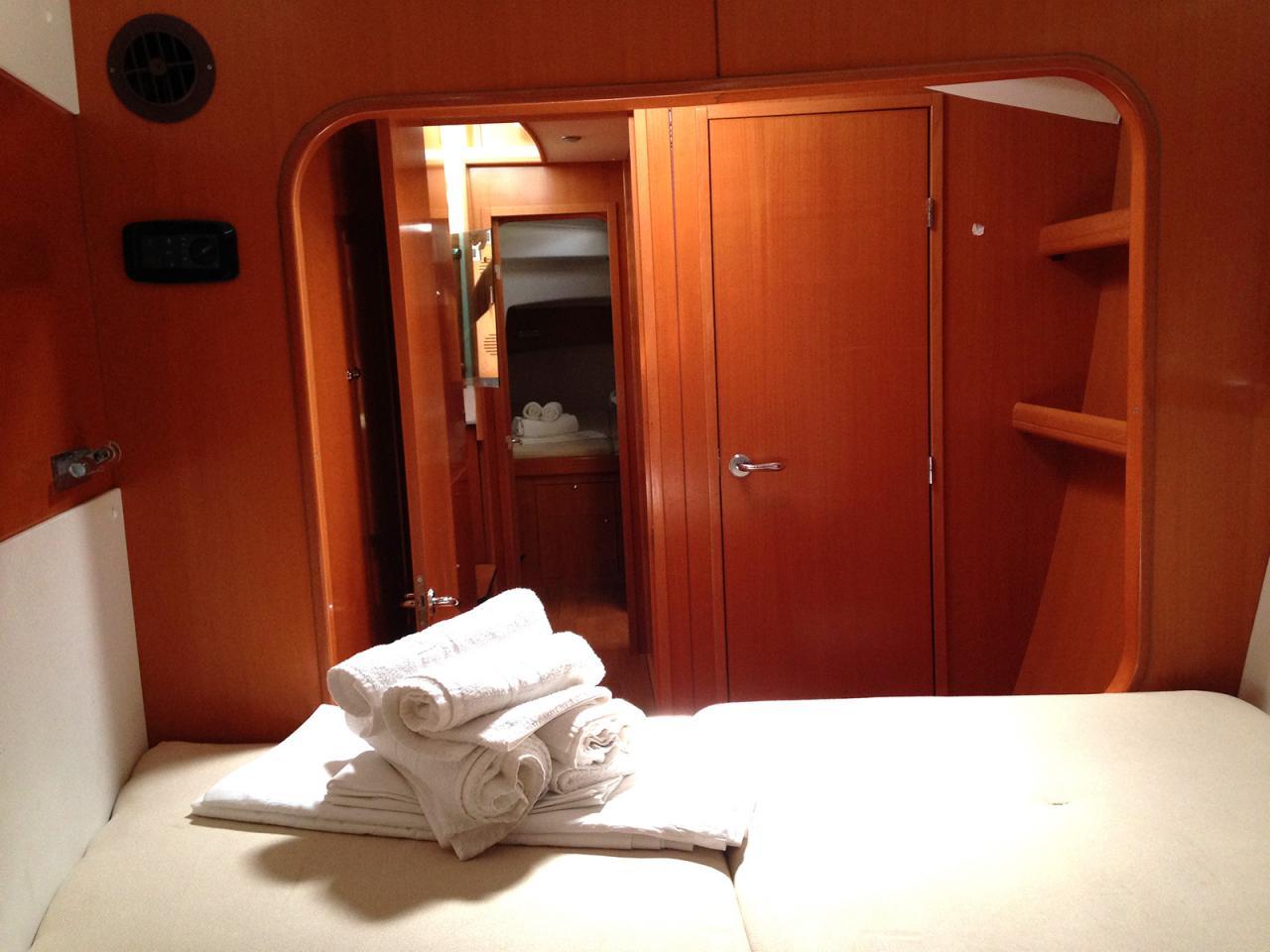 Lagoon 440 - 6 cab., picture 11