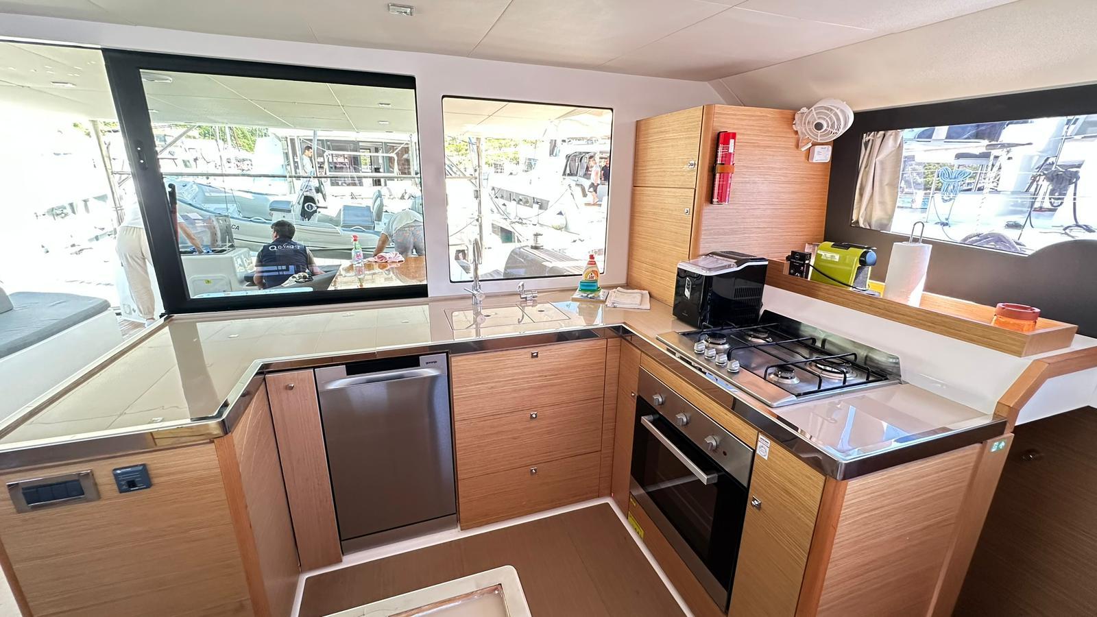 Dufour 48 Catamaran - 5 + 1 cab., picture 12