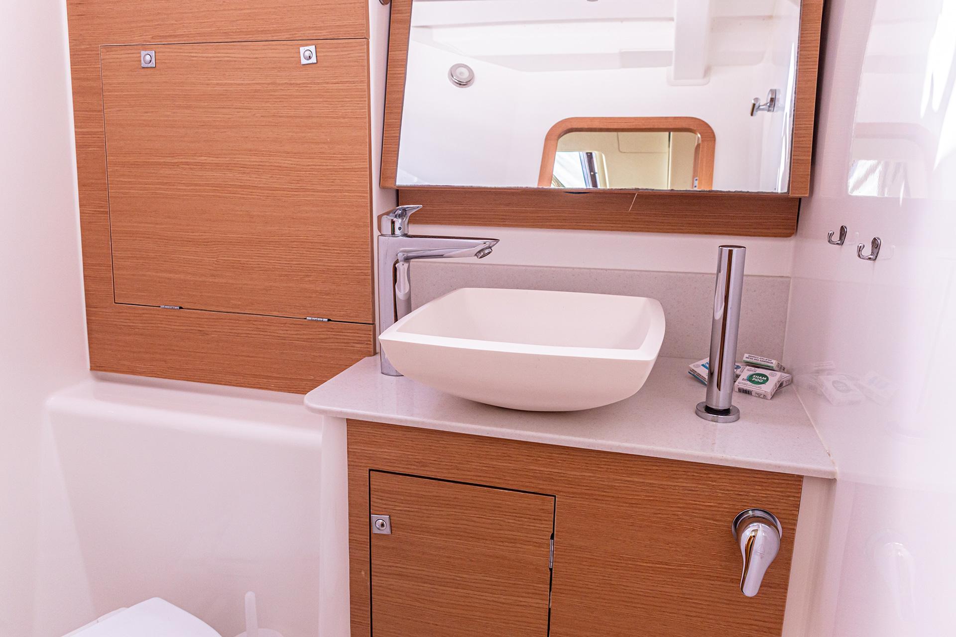 Dufour 460 GL, picture 9