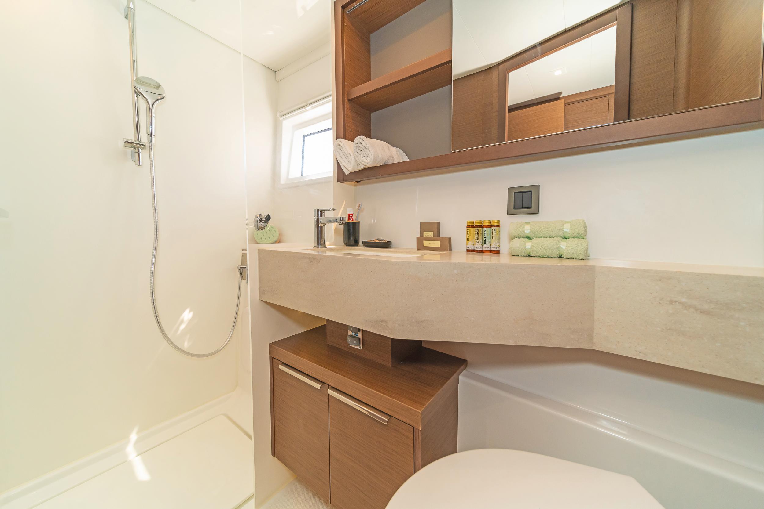 Lagoon 46 - 4 + 2 cab., picture 20