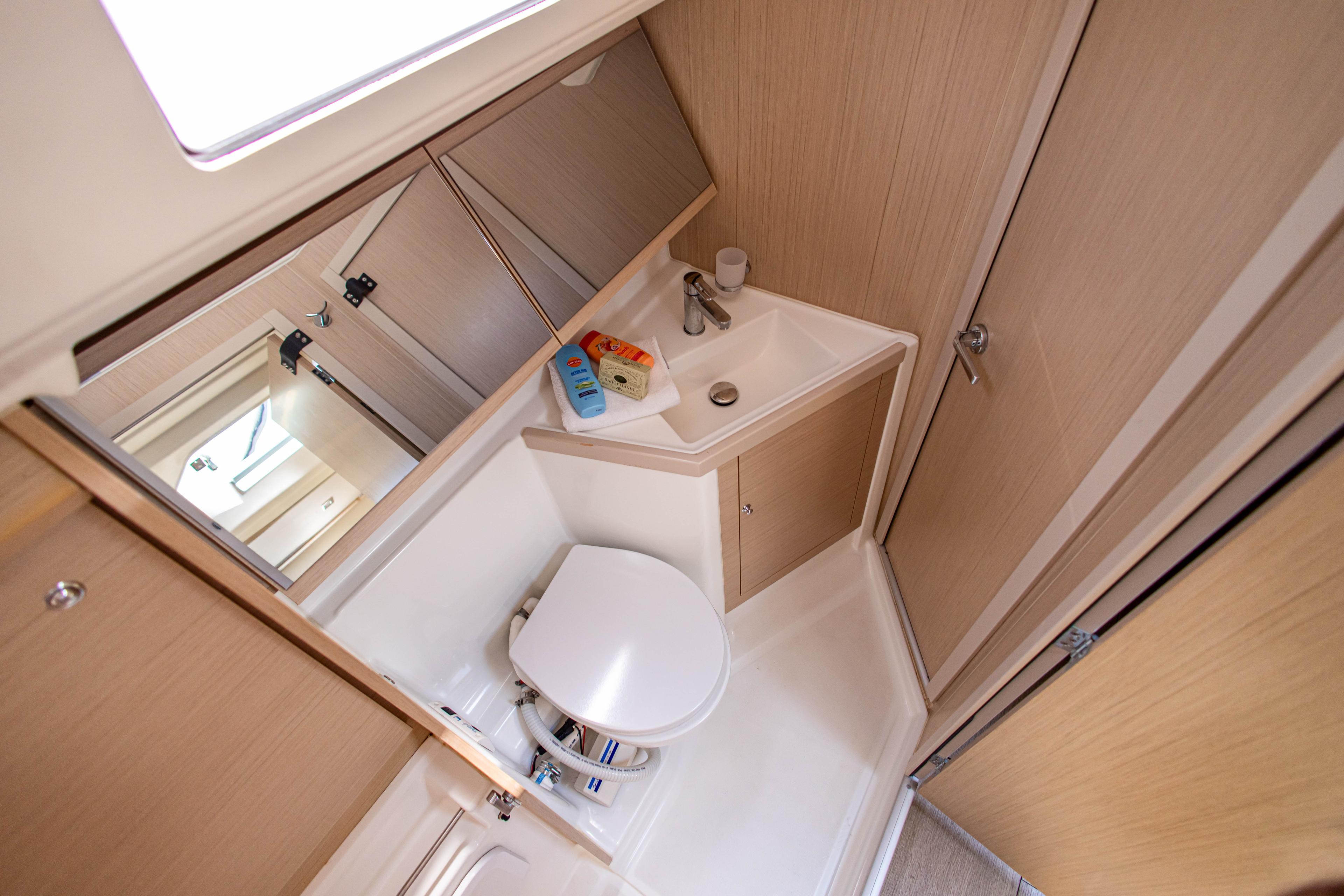 Oceanis 40.1, picture 16