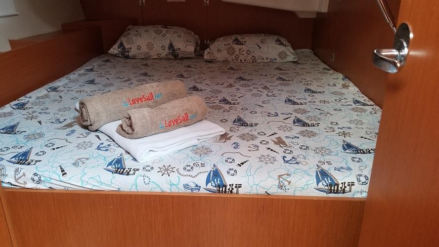 Bavaria C42, picture 12