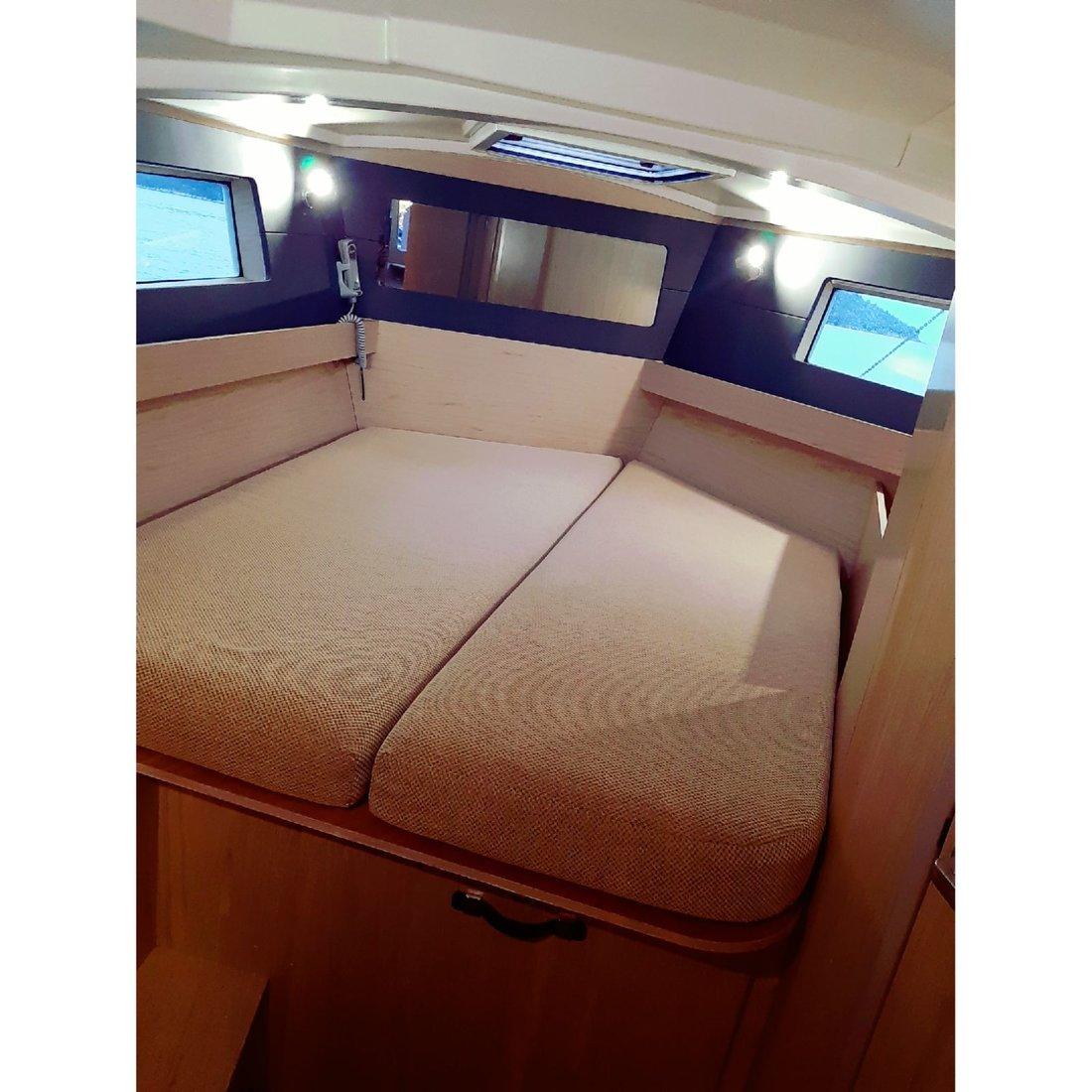 Oceanis 41.1, picture 14