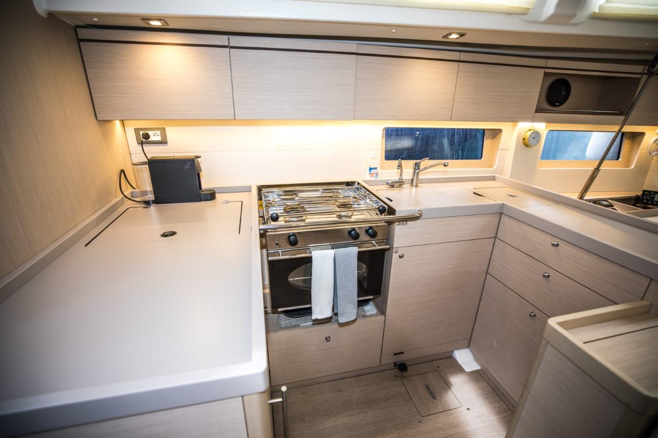 Oceanis 51.1, picture 7