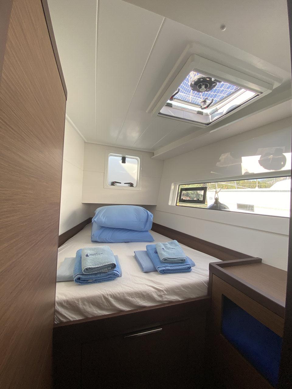 Lagoon 40 - 4 + 2 cab, picture 7