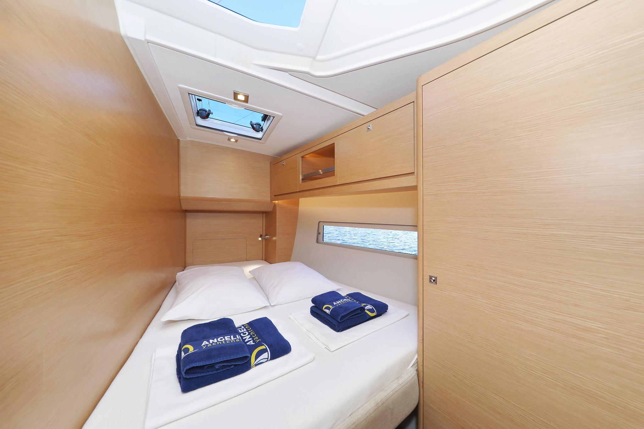 Dufour 470 - 5 cab., picture 26