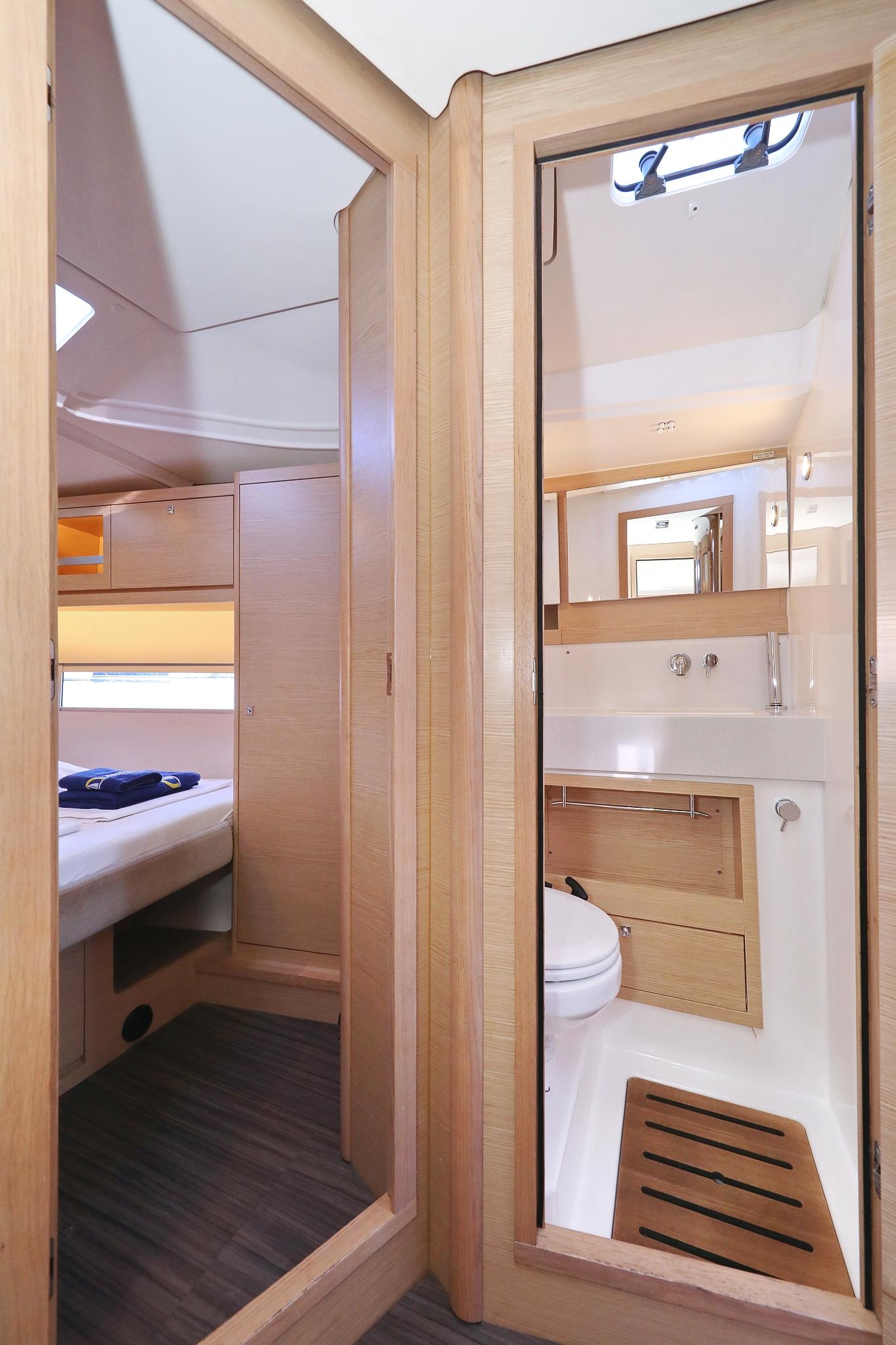 Dufour 470 - 5 cab., picture 33
