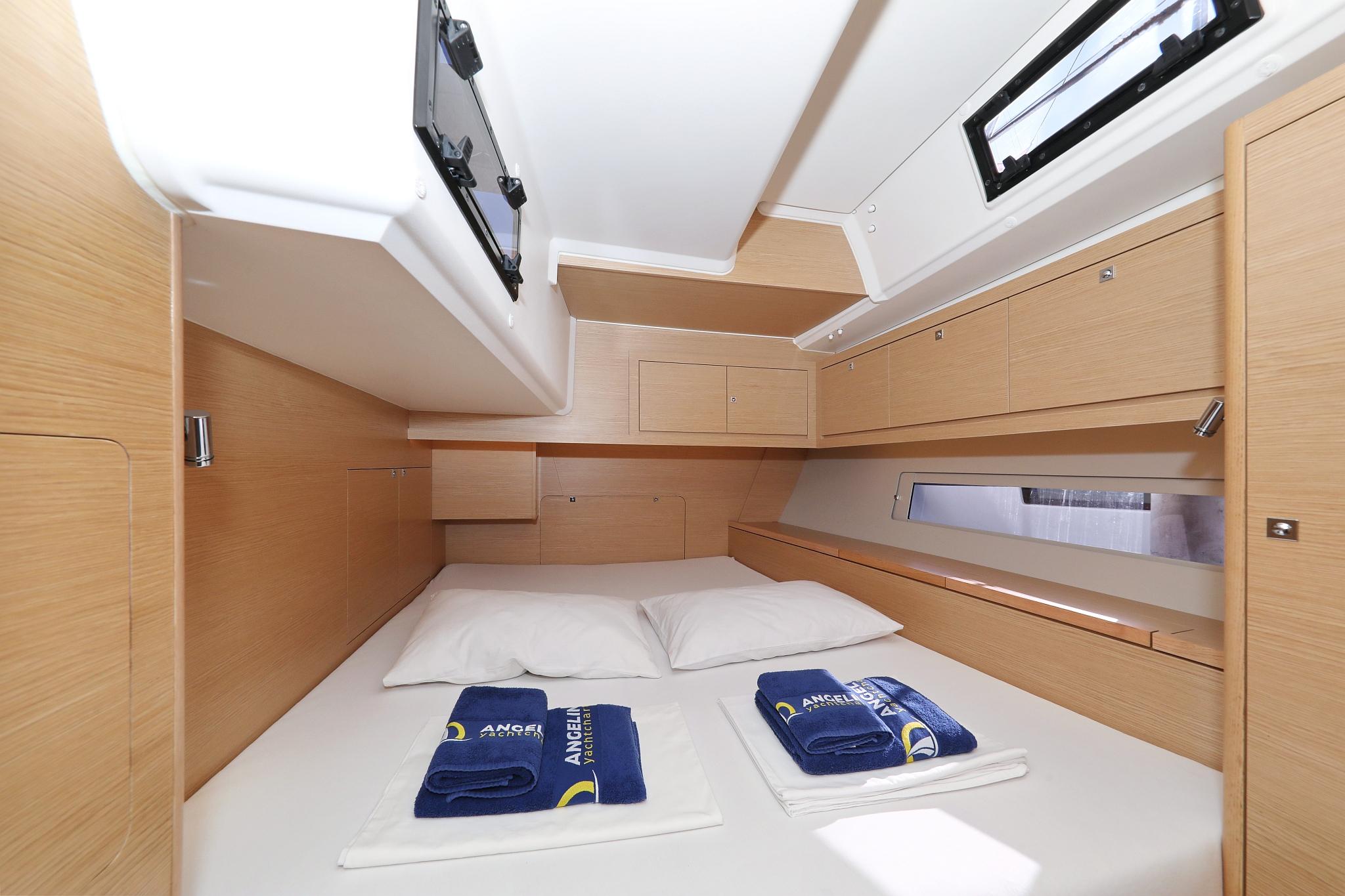 Dufour 470 - 5 cab., picture 31