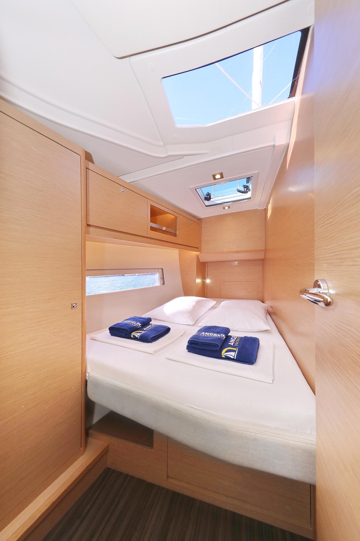 Dufour 470 - 5 cab., picture 24