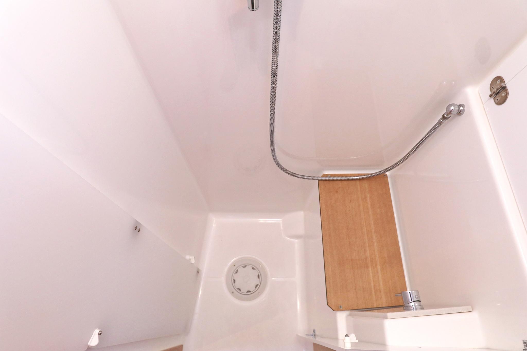 Dufour 470 - 5 cab., picture 37