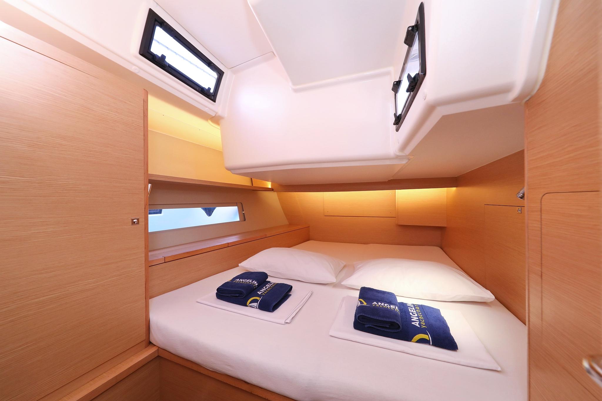 Dufour 470 - 5 cab., picture 32