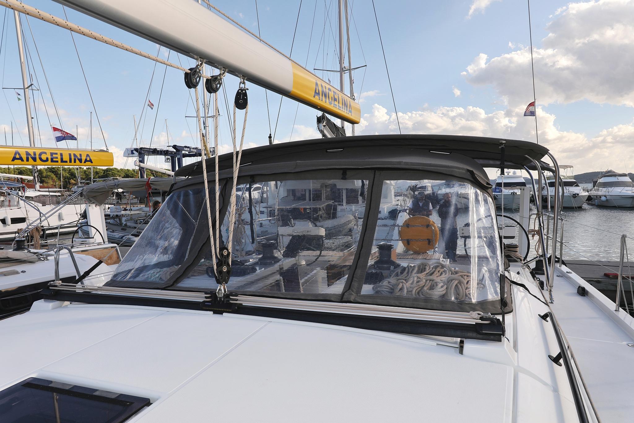 Dufour 470 - 5 cab., picture 12