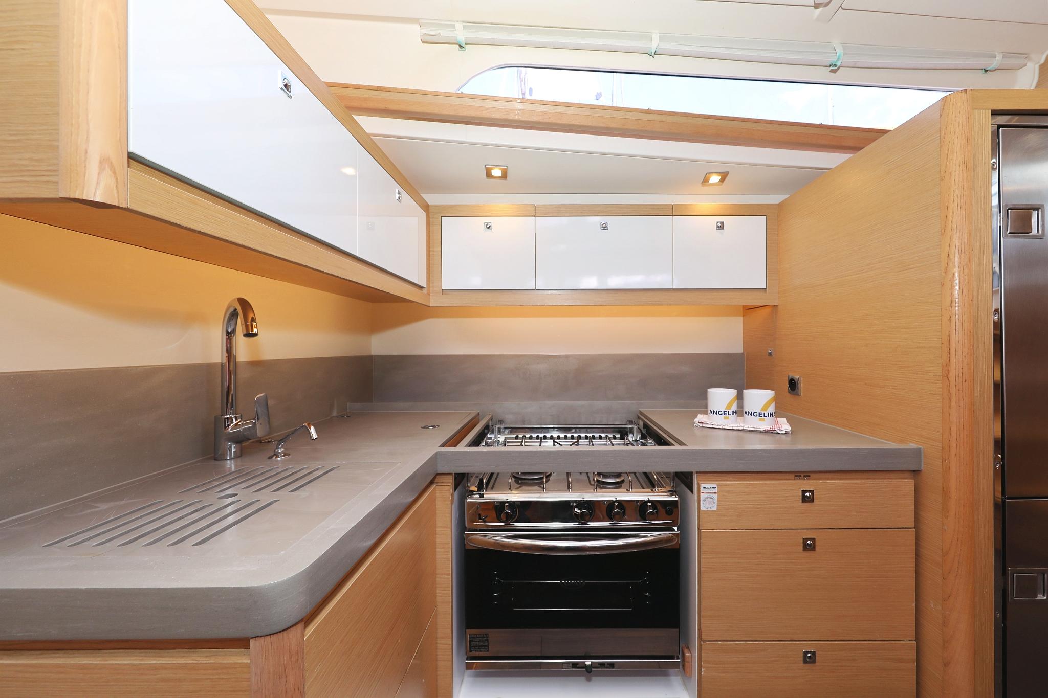 Dufour 470 - 5 cab., picture 20