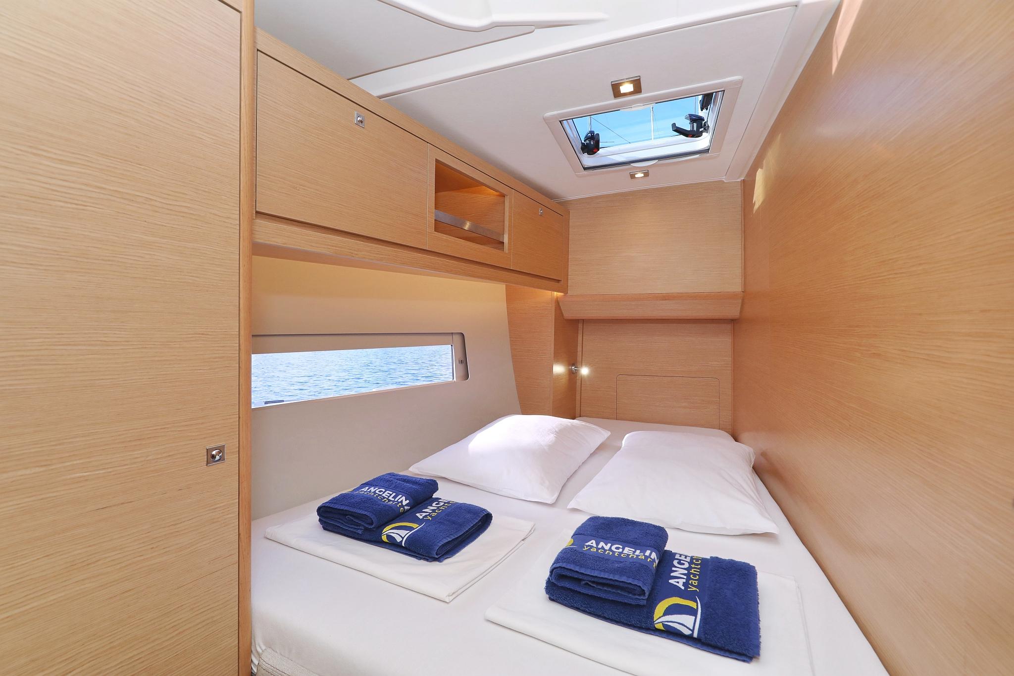 Dufour 470 - 5 cab., picture 25