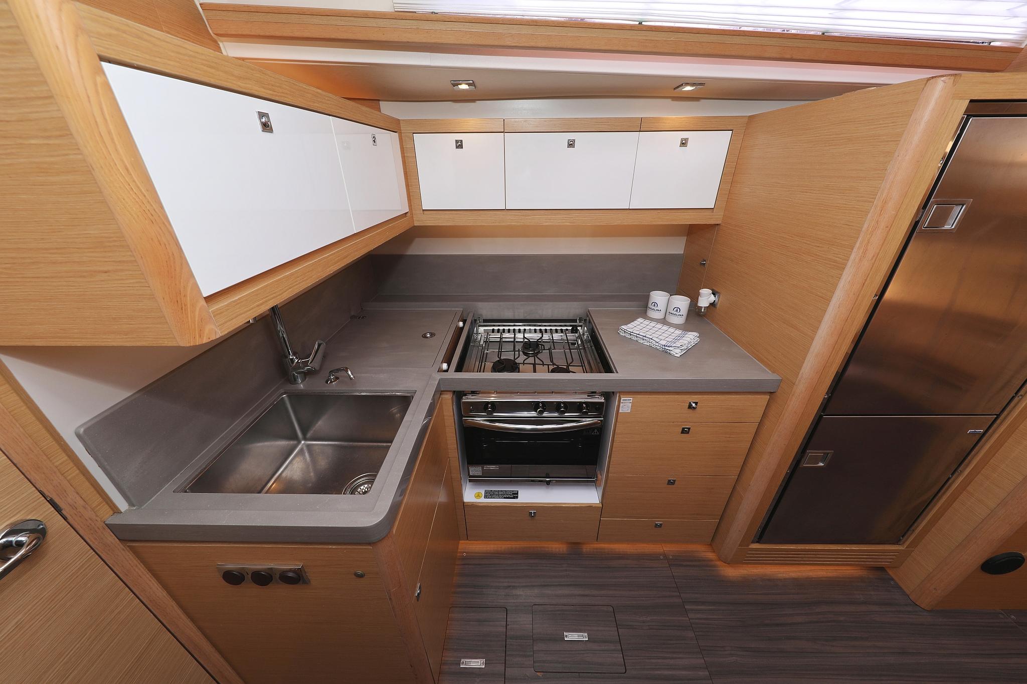 Dufour 470 - 5 cab., picture 19