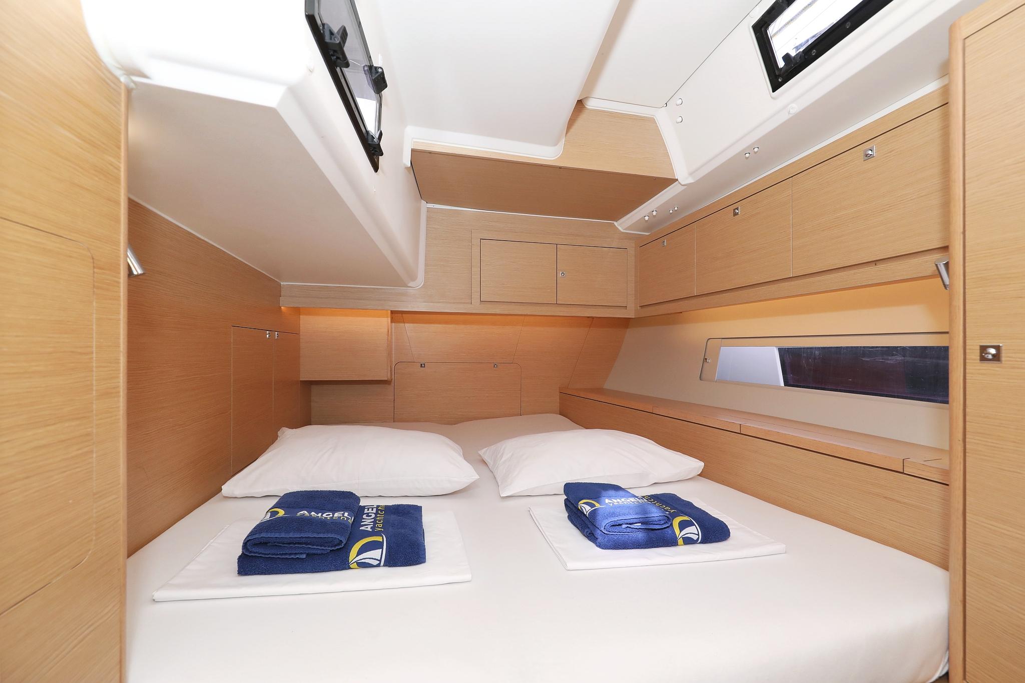 Dufour 470 - 5 cab., picture 25